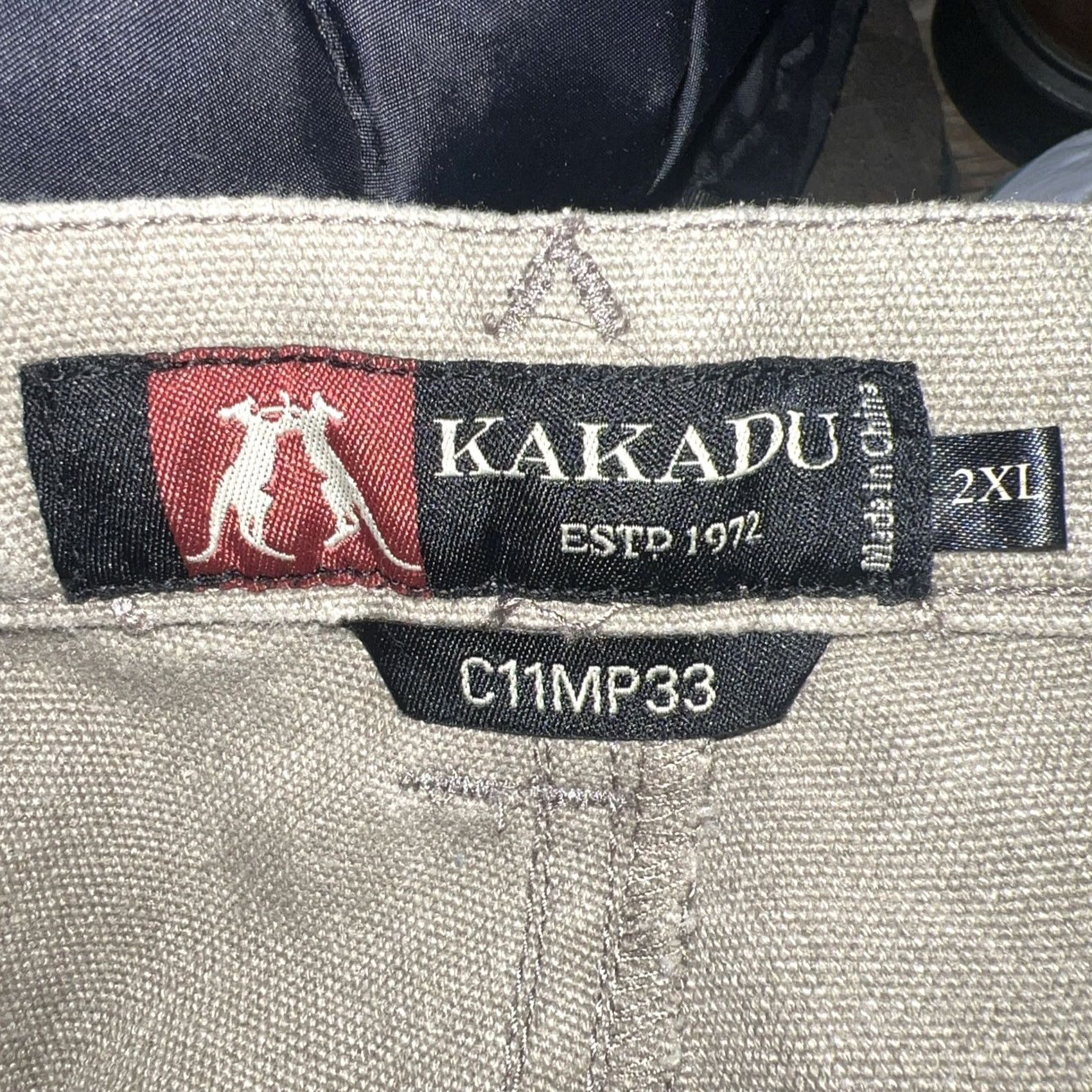 Vintage Kakadu Derby Beige Cargo Pants Mens 2XL 42x32 Beige Cargo 2XL Mens Pants Regular 32in Inseam Size US 39 - 5 Thumbnail
