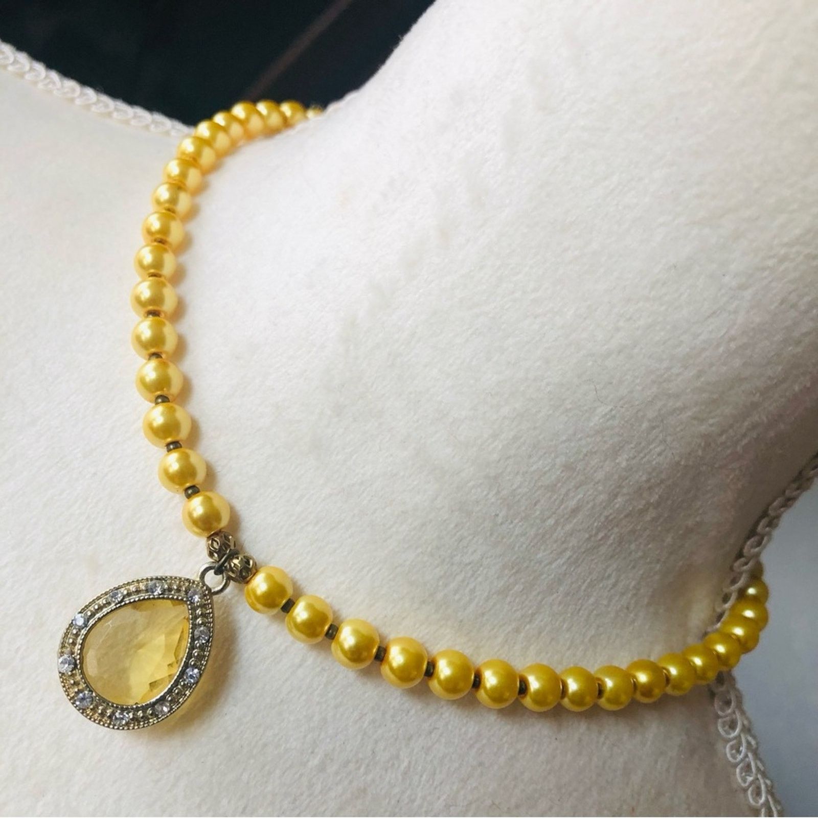 Handmade Handcrafted repurpose mellow yellow teardrop Pearl necklace Size ONE SIZE - 1 Thumbnail