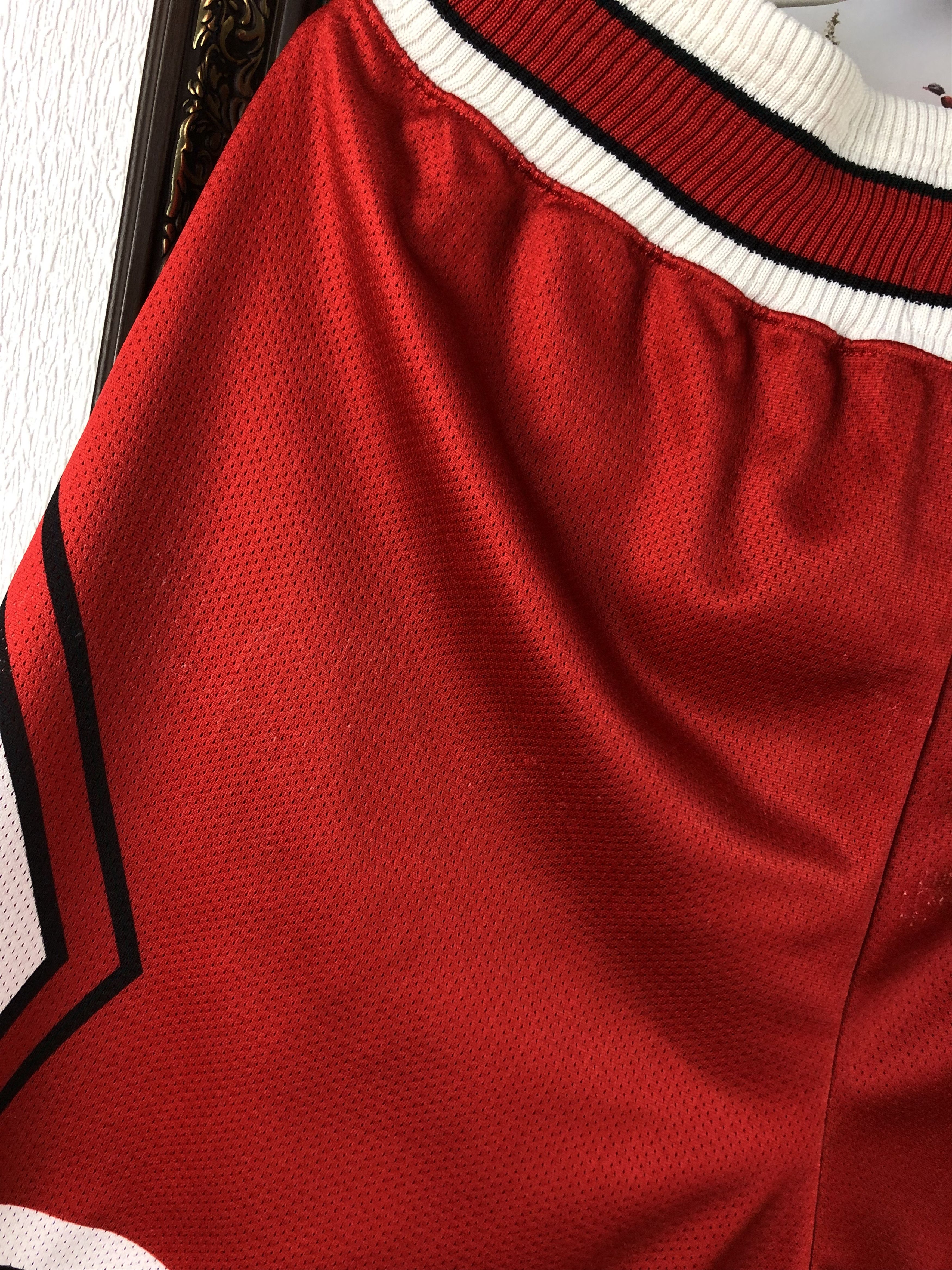 Champion Vintage Authentic Pro Cut Game Shorts Chicago Bulls Champion Size US 32 / EU 48 - 14 Thumbnail
