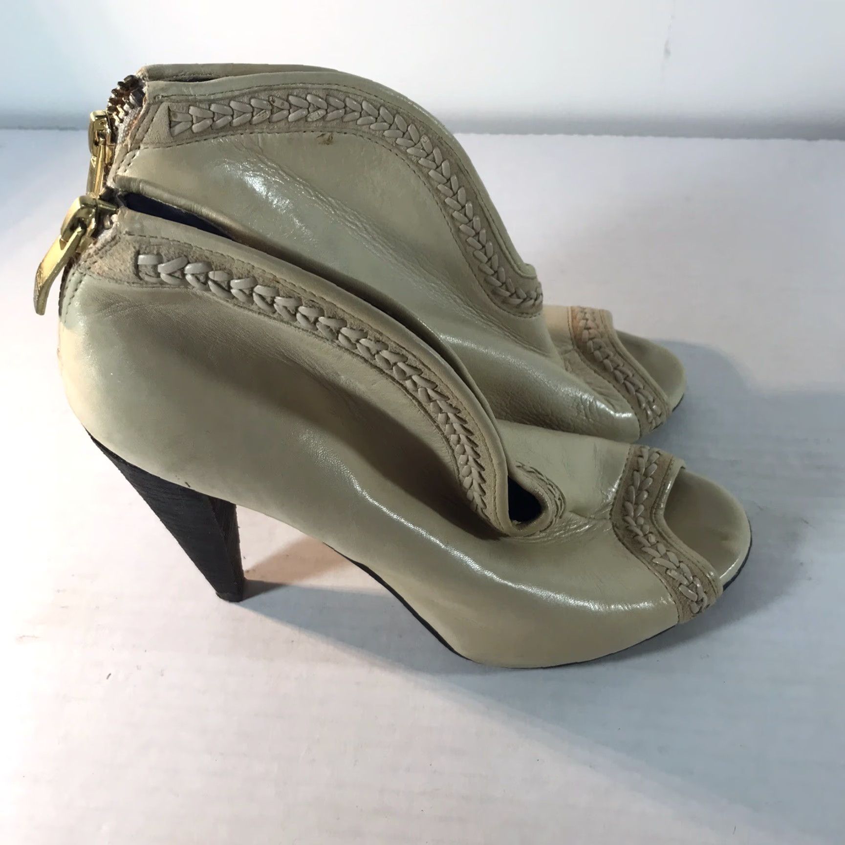 Vince Camuto Vince Camuto Women's Leather Booties Ankle Boot Standard Width Beige Peep Toe 4in Heel Fall Spring Casual Streetwear Size US 5.5 / IT 35.5 - 3 Thumbnail