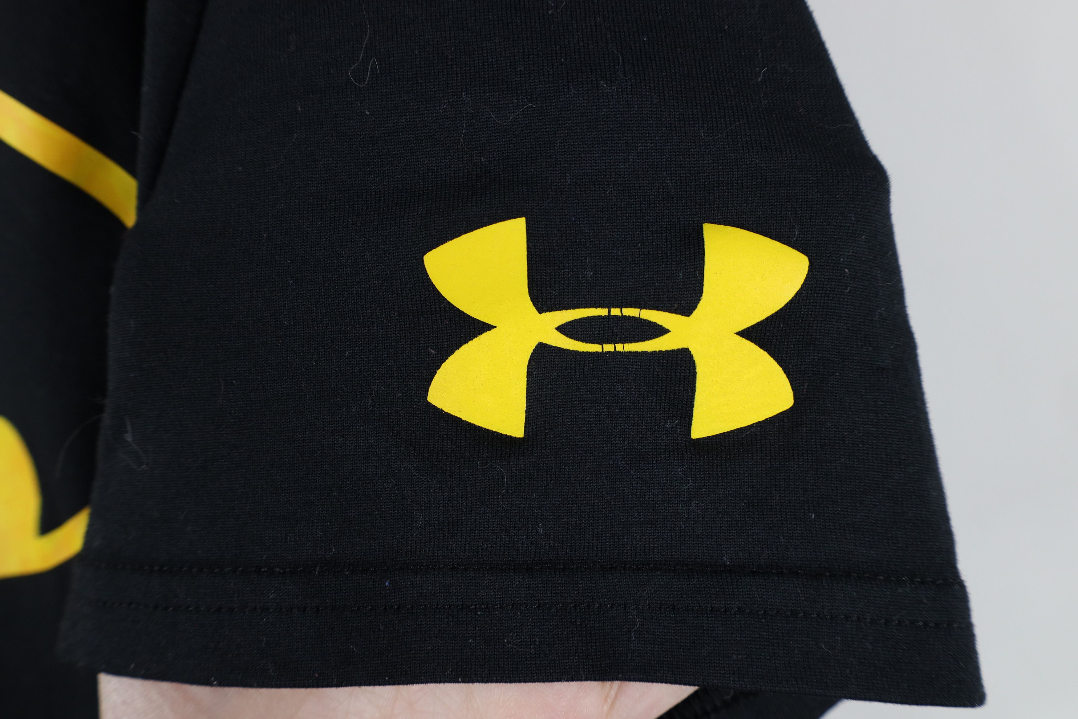 Under Armour × Vintage Under Armour Loose Batman Superhero Gym Training T-Shirt Size US L / EU 52-54 / 3 - 4 Thumbnail