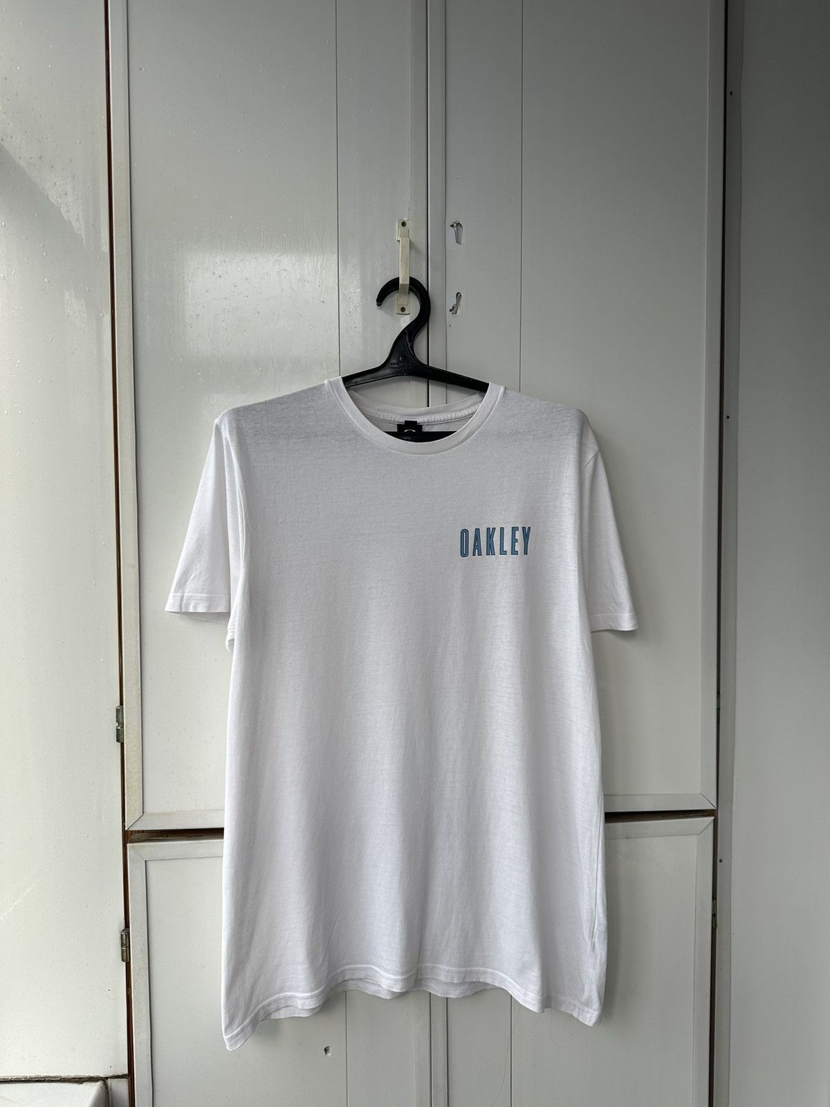 Oakley Vintage Oakley T-shirt Streetwear logo Style Size US M / EU 48-50 / 2 - 1 Thumbnail