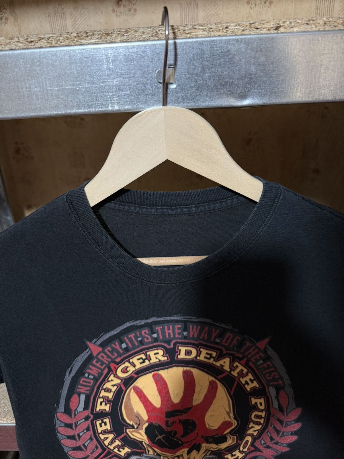 Band Tees × Vintage Vintage 2000s Five Finger Death Punch Rock Band T-Shirt Y2K Size US S / EU 44-46 / 1 - 4 Thumbnail