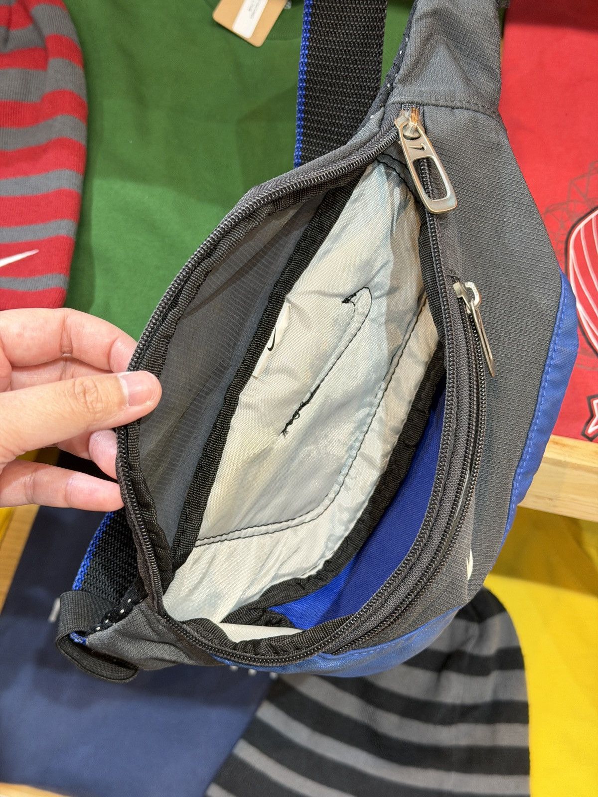 Nike Vintage Nike Swoosh 90's Belt Bag Size ONE SIZE - 8 Thumbnail