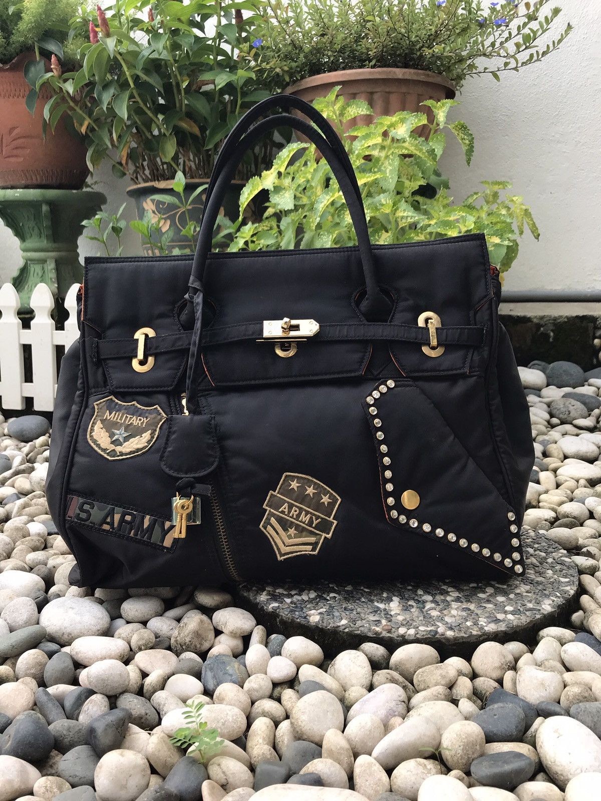Japanese Brand DEZERT INDUSTRY TYPE HANDBAG HANDMADE 🇯🇵 Size ONE SIZE - 1 Thumbnail