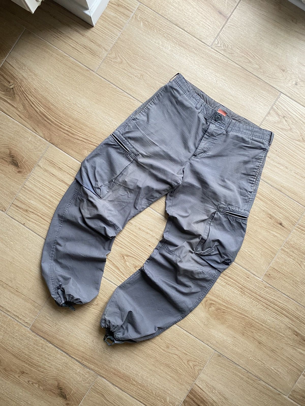 Nike Vintage Nike Cargo Pants Distressed Size US 32 / EU 48 - 1 Thumbnail