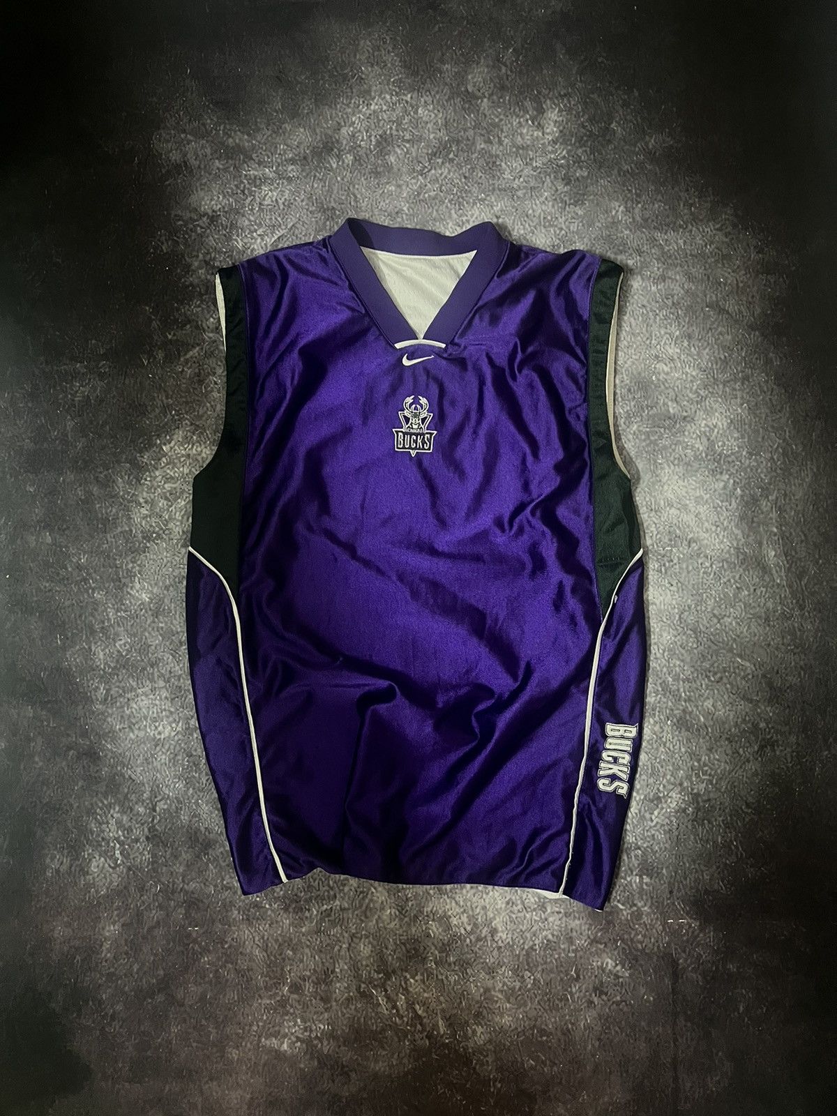 Nike VTG Nike Reversible Milwaukee Bucks Basketball Jersey Size US XL / EU 56 / 4 - 1 Thumbnail