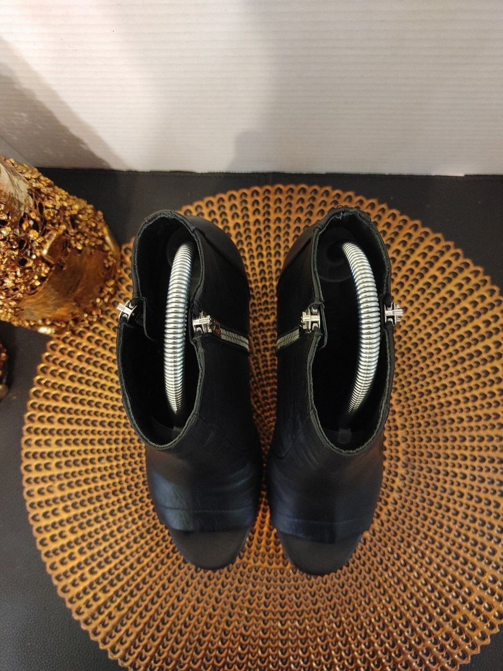 Vince Camuto Vince Camuto leather booties Size 8.5 Size US 8.5 / IT 38.5 - 2 Thumbnail