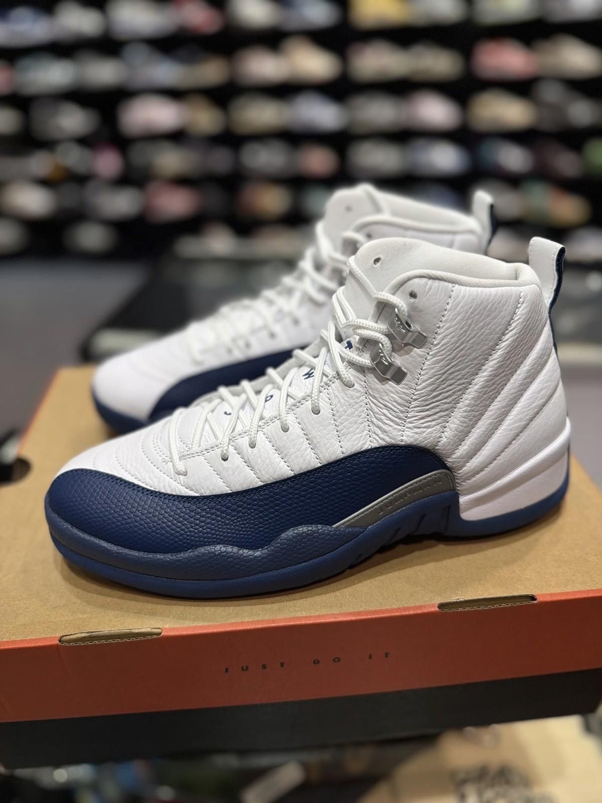 Jordan Brand Air Jordan 12 Retro 2025 White French Blue 10 NEW Size US 10 / EU 43 - 5 Thumbnail