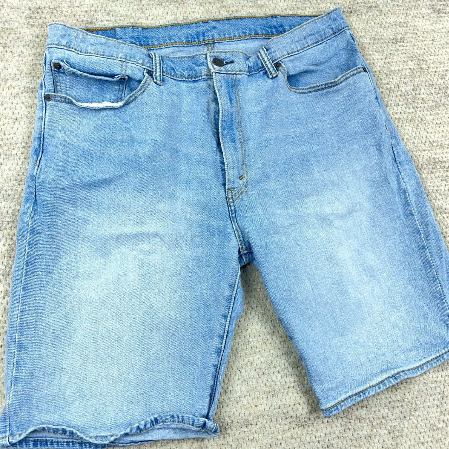 Levi's Levi's 505 Shorts Men 38 Blue Regular Denim Bermuda 9in Zip Pocket Mid Rise 5-Pocket Jeans Jorts Casual Size US 38 / EU 54 - 3 Thumbnail