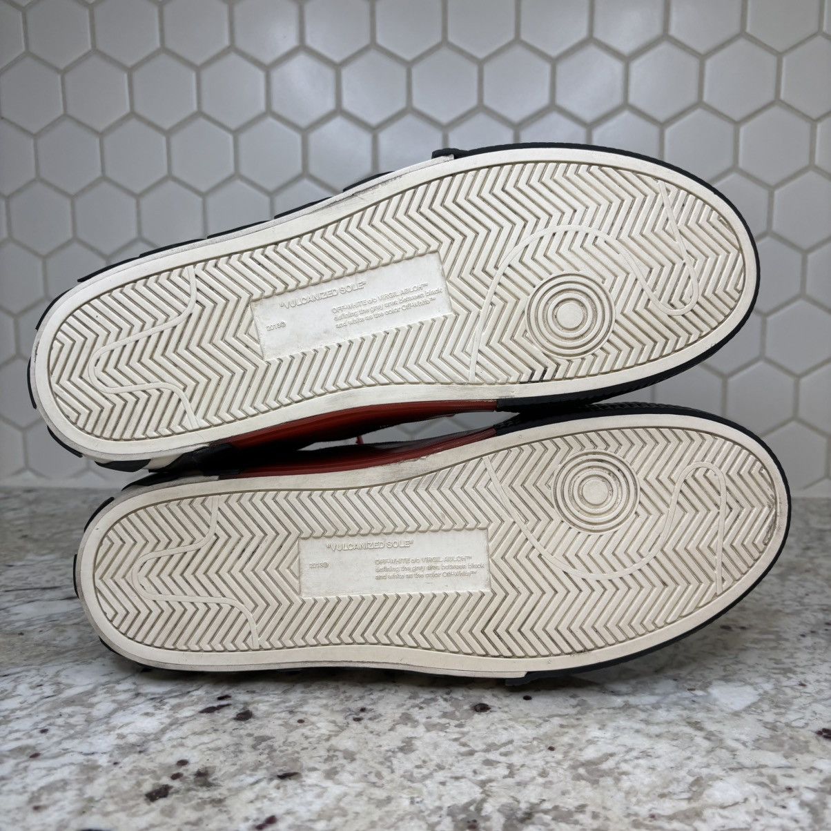 Off-White Size 11/45 EU-Off-White Vulc Low Black Fuchsia Clean W Box Size US 11 / EU 44 - 15 Thumbnail