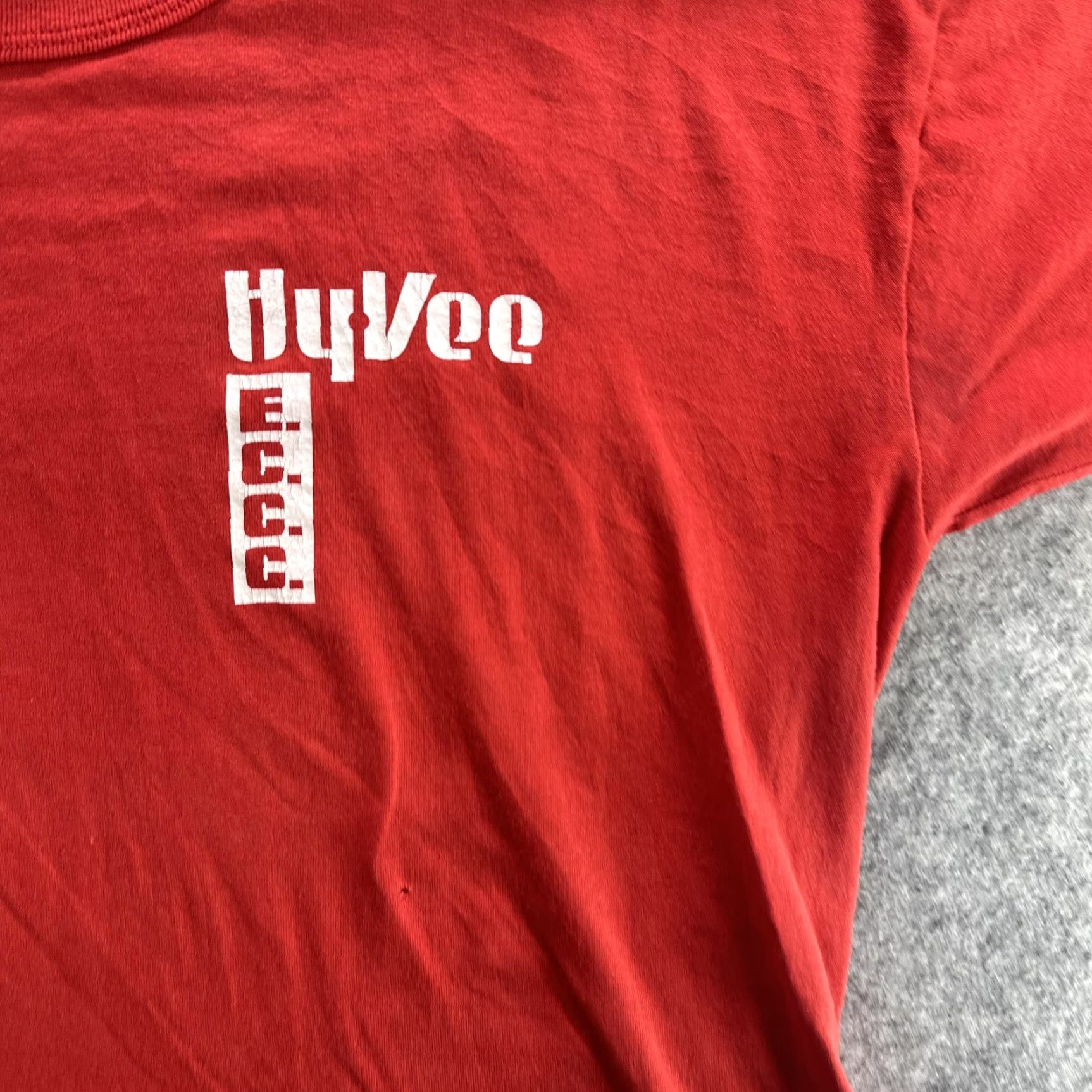 Russell Athletic VINTAGE HyVee Shirt Mens Large Red Russell Athletic ECCC Employee Community 90s Size US L / EU 52-54 / 3 - 6 Thumbnail
