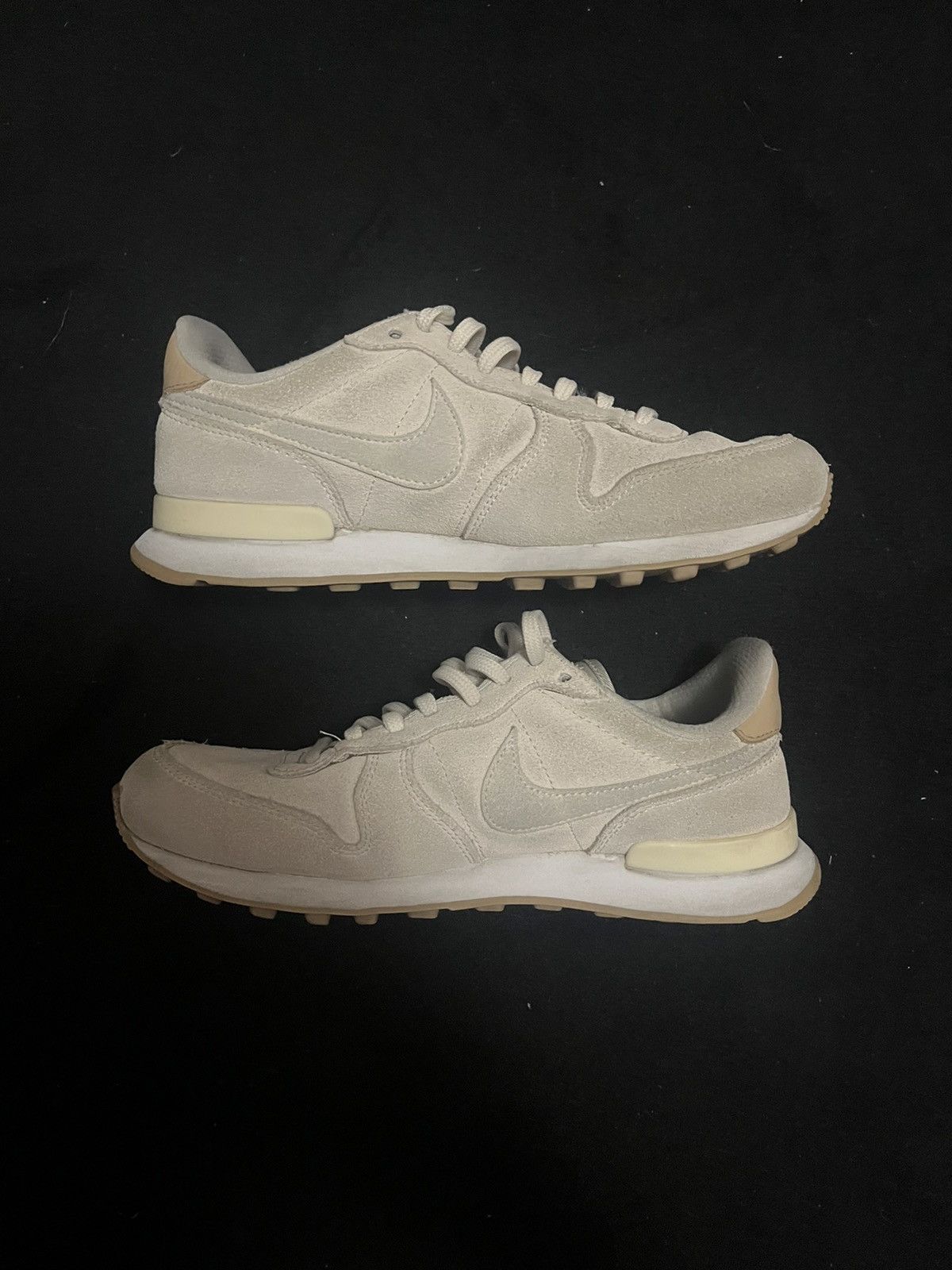 Nike NIKE WMNS INTERNATIONALIST PRM "PALE IVORY" Size US 6 / IT 36 - 2 Thumbnail