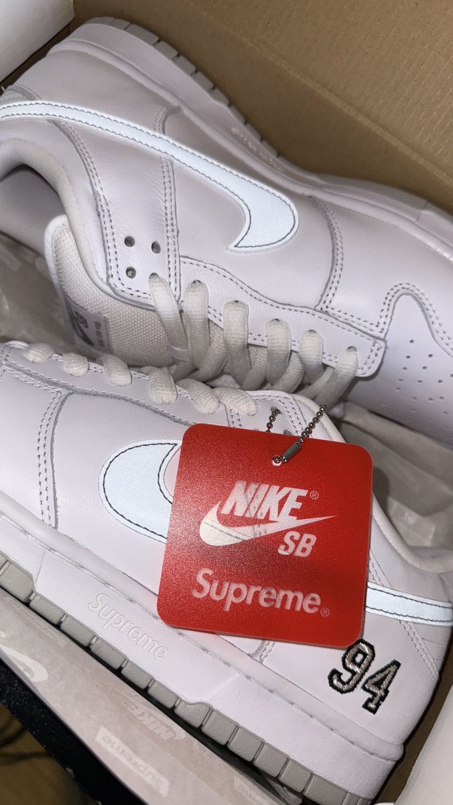 Nike × Supreme Brand New Nike SB Supreme Low Top Dunks White Size US 11 / EU 44 - 12 Thumbnail