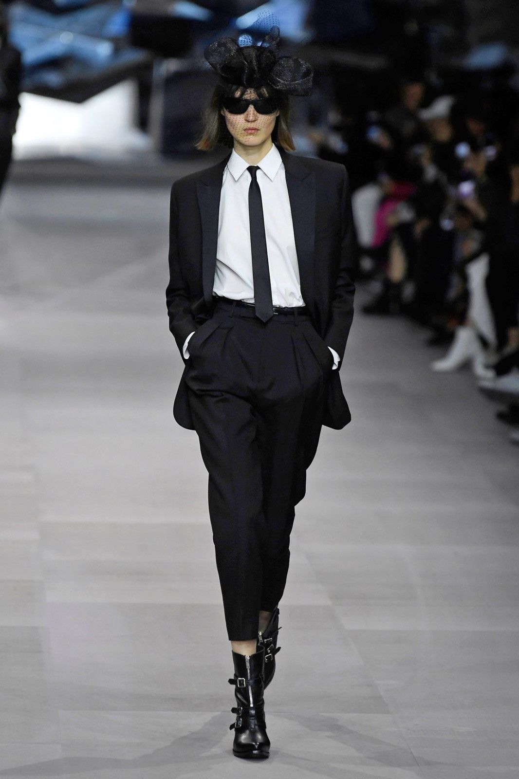 Celine Celine - Hedi Slimane S/S19 Wool Front Band Trouser Size 28" / US 6 / IT 42 - 1 Thumbnail