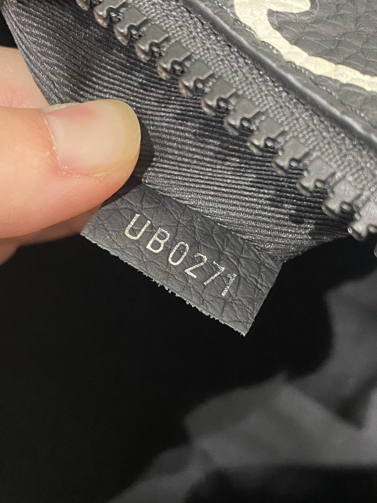 Louis Vuitton LOUIS VUITTON 'Zoom With Friends' A4 Pouch Bag Size ONE SIZE - 12 Thumbnail