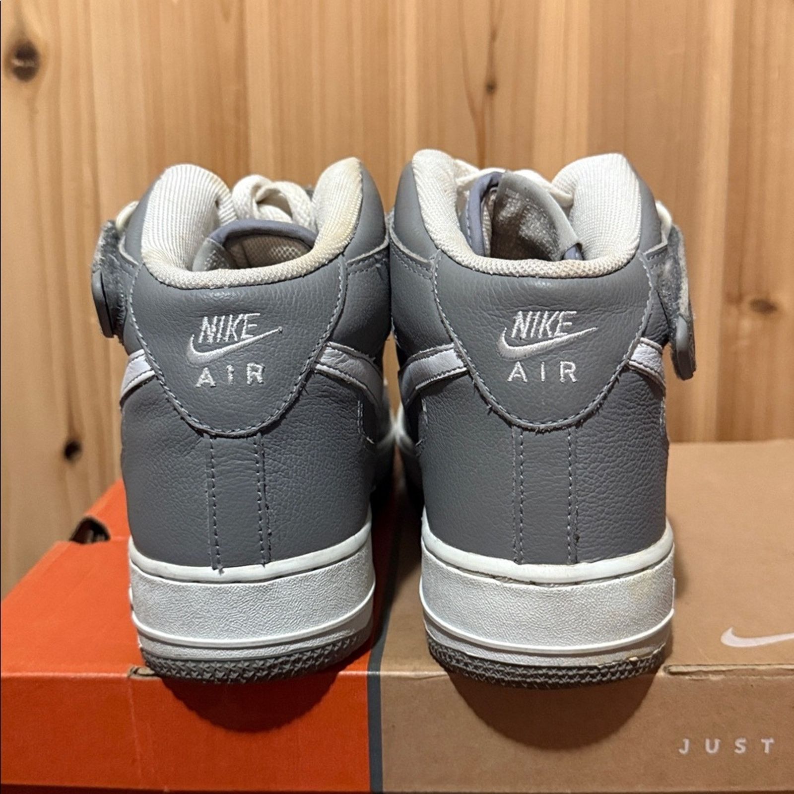 Nike 2002 Nike Air Force 1 Medium Grey White Size US 10 / EU 43 - 6 Thumbnail