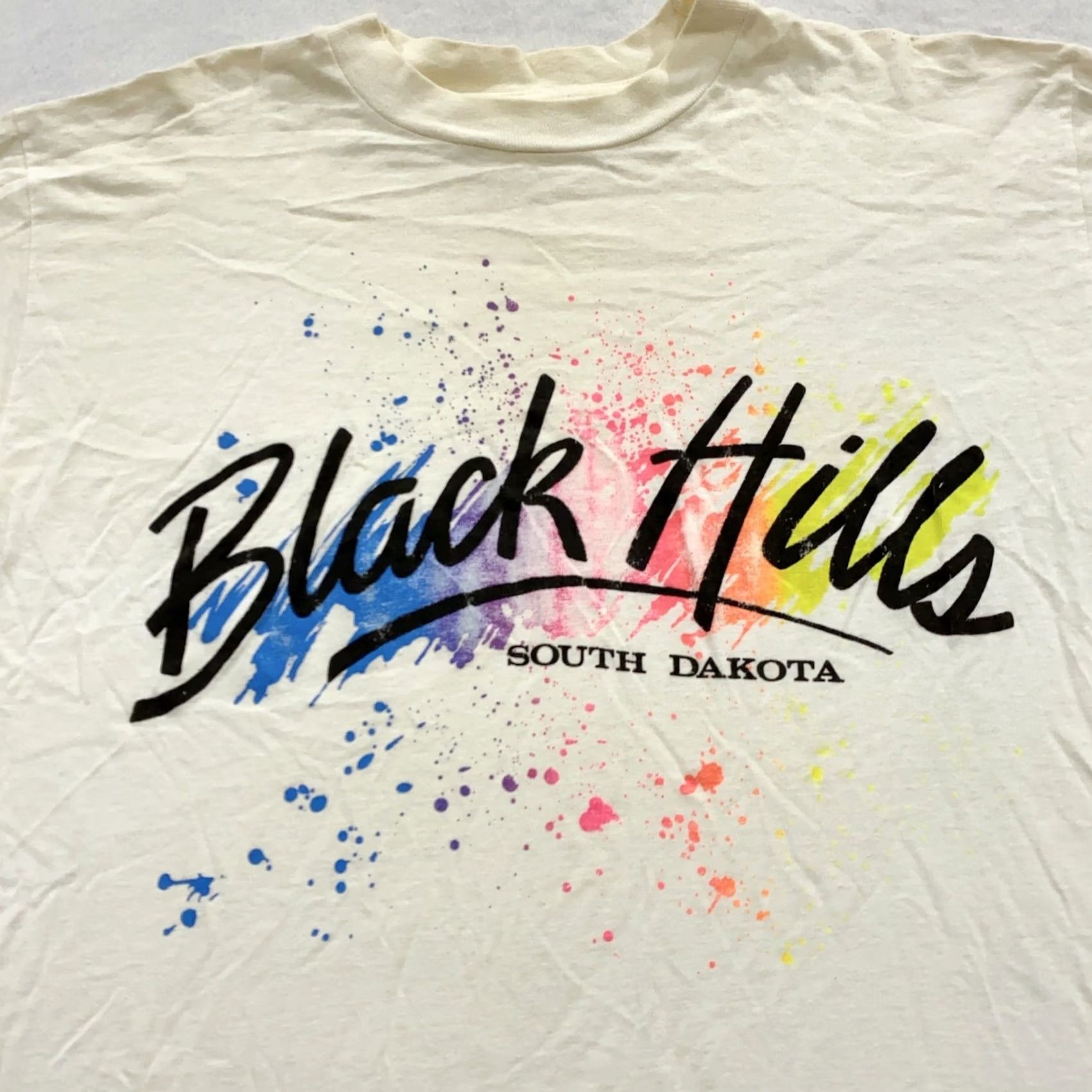 Vintage VTG 90s BLACK HILLS SOUTH DAKOTA PAINT SPLATTER T-Shirt MEDIUM/LARGE Ivory Men T-Shirt 90s Vintage Grey? Size US M / EU 48-50 / 2 - 2 Thumbnail