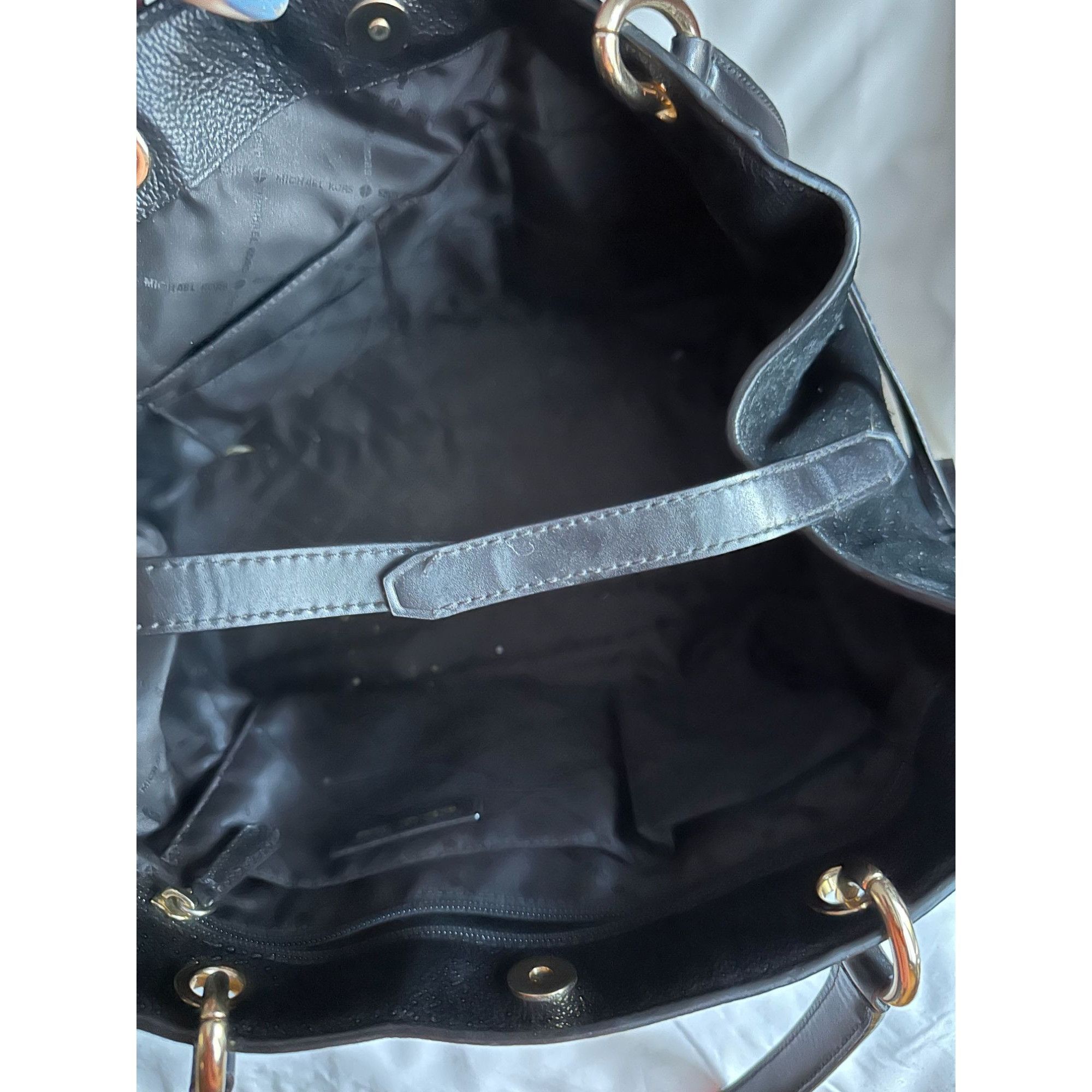 Michael Kors MICHAEL KORS Nicole LG suede stitched drawstring shoulder ba Size ONE SIZE - 8 Thumbnail