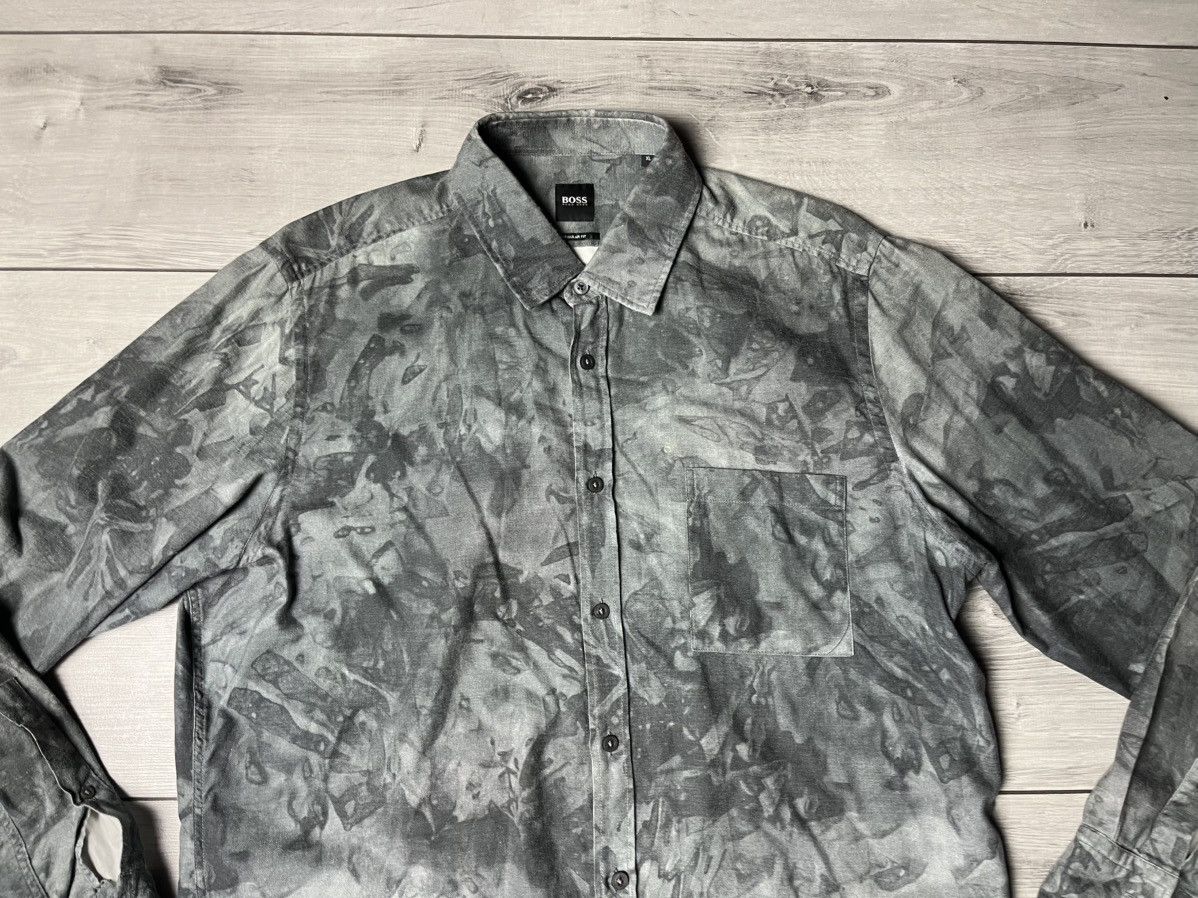 Hugo Boss Hugo Boss Regular Fit Abstract Shirt size XLarge Size US XL / EU 56 / 4 - 3 Thumbnail
