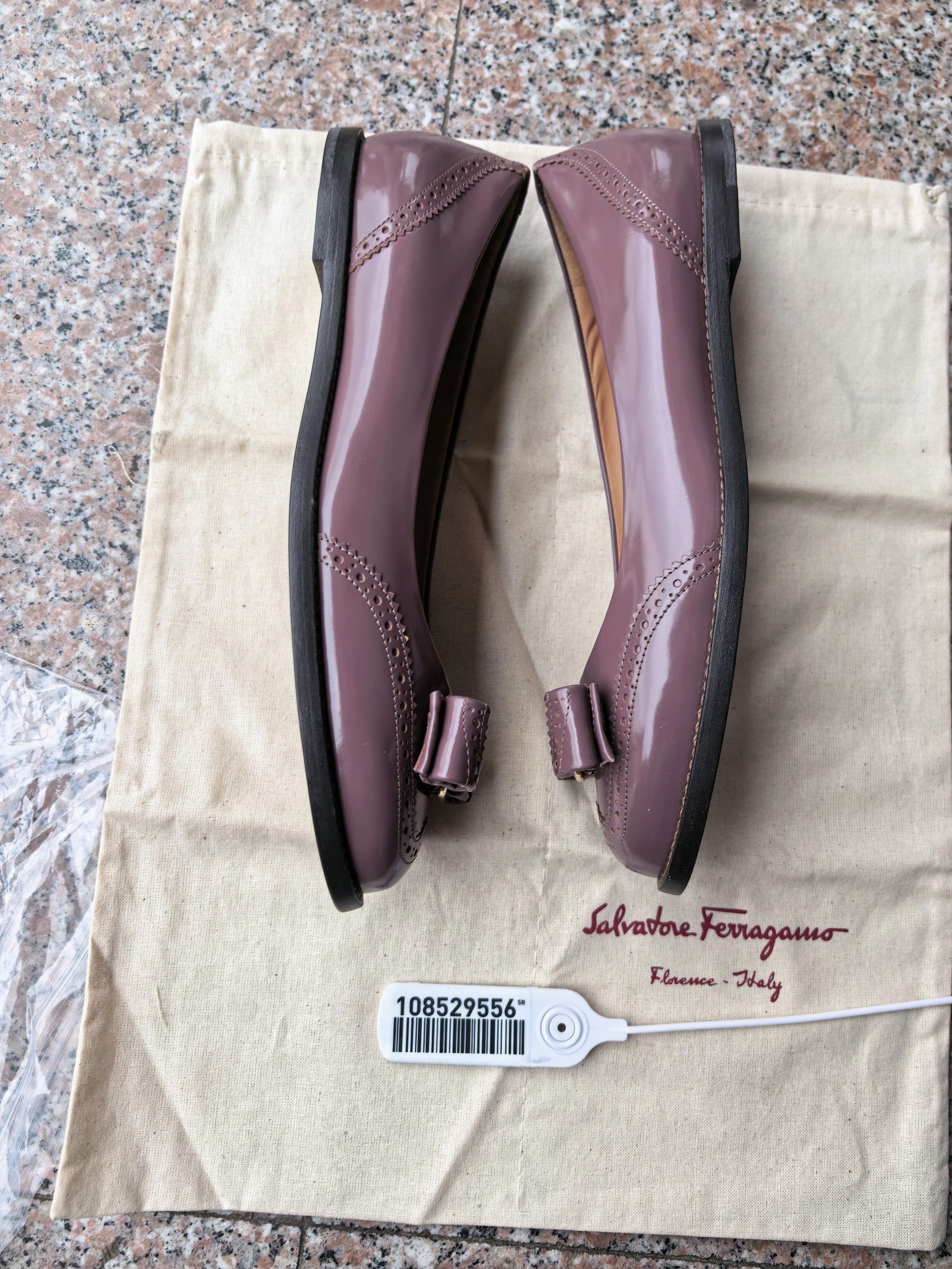 Salvatore Ferragamo Ferragamo Women's Flats 8 (38.5 EU) Size US 8 / IT 38 - 2 Thumbnail