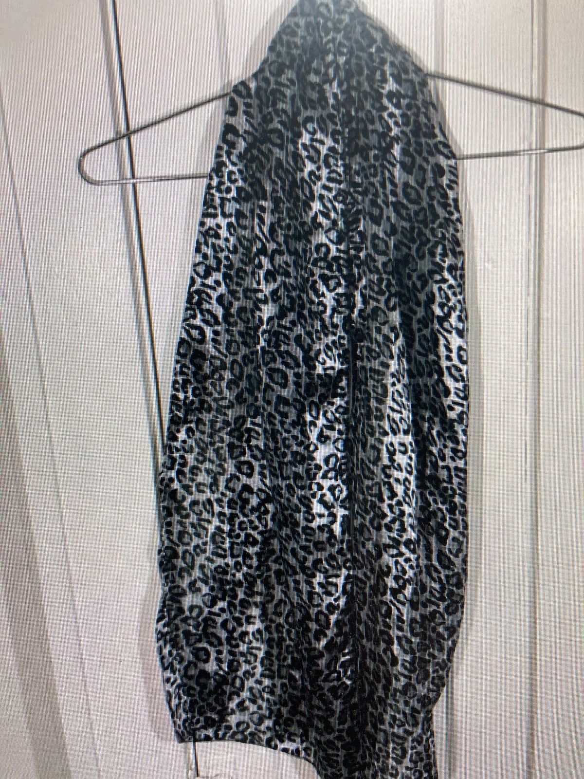 Other Black y2k print satin scarf Size ONE SIZE - 1 Preview