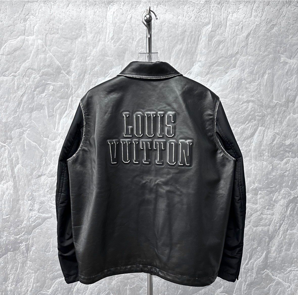 Louis Vuitton Louis Vuitton SS25 Embossed Distressed Leather Jacket Size US M / EU 48-50 / 2 - 4 Thumbnail