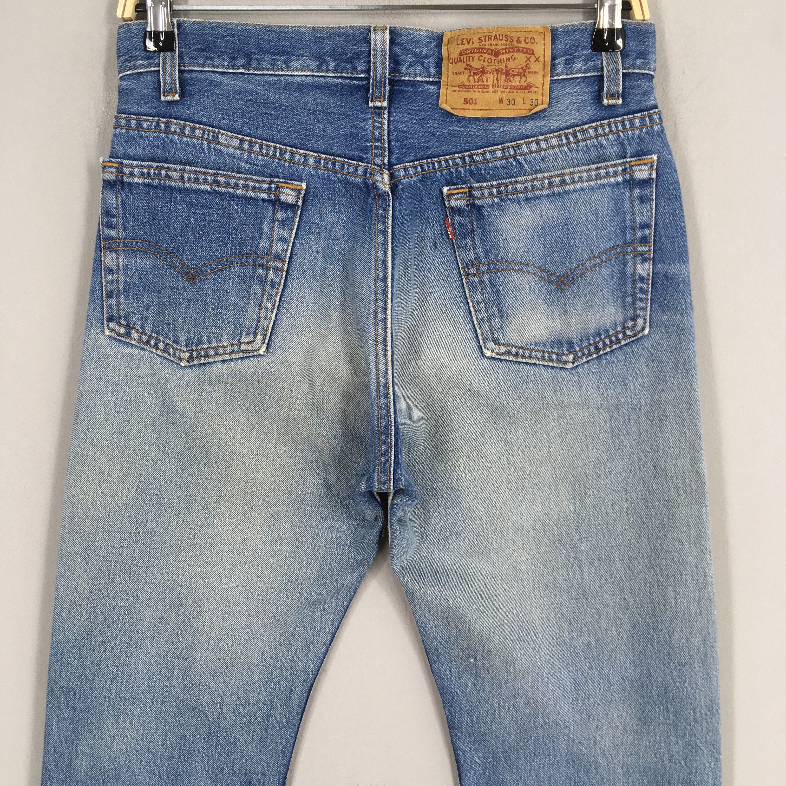 Size 28x29 Vintage 80s Levi's 501 Faded Blue Jeans