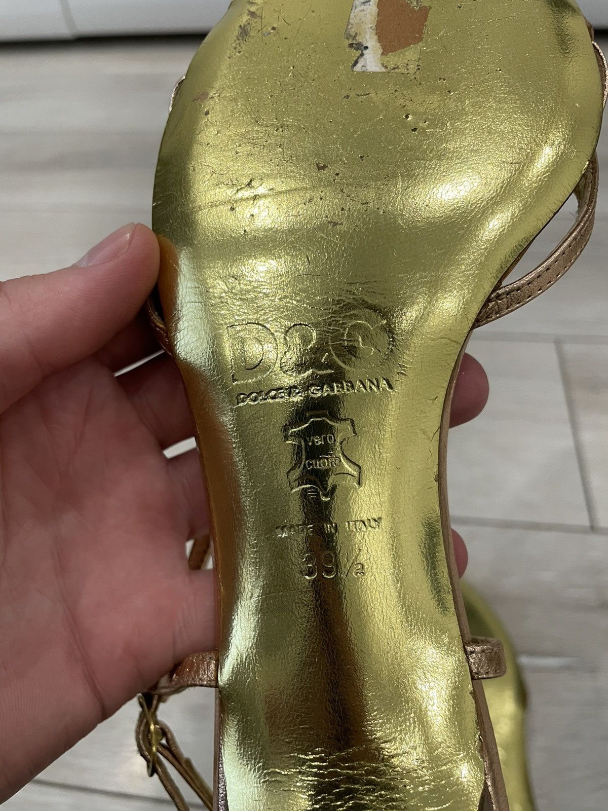 Dolce & Gabbana Dolce&Gabbana gold heels size 39 1/2 Size US 9.5 / IT 39.5 - 6 Thumbnail
