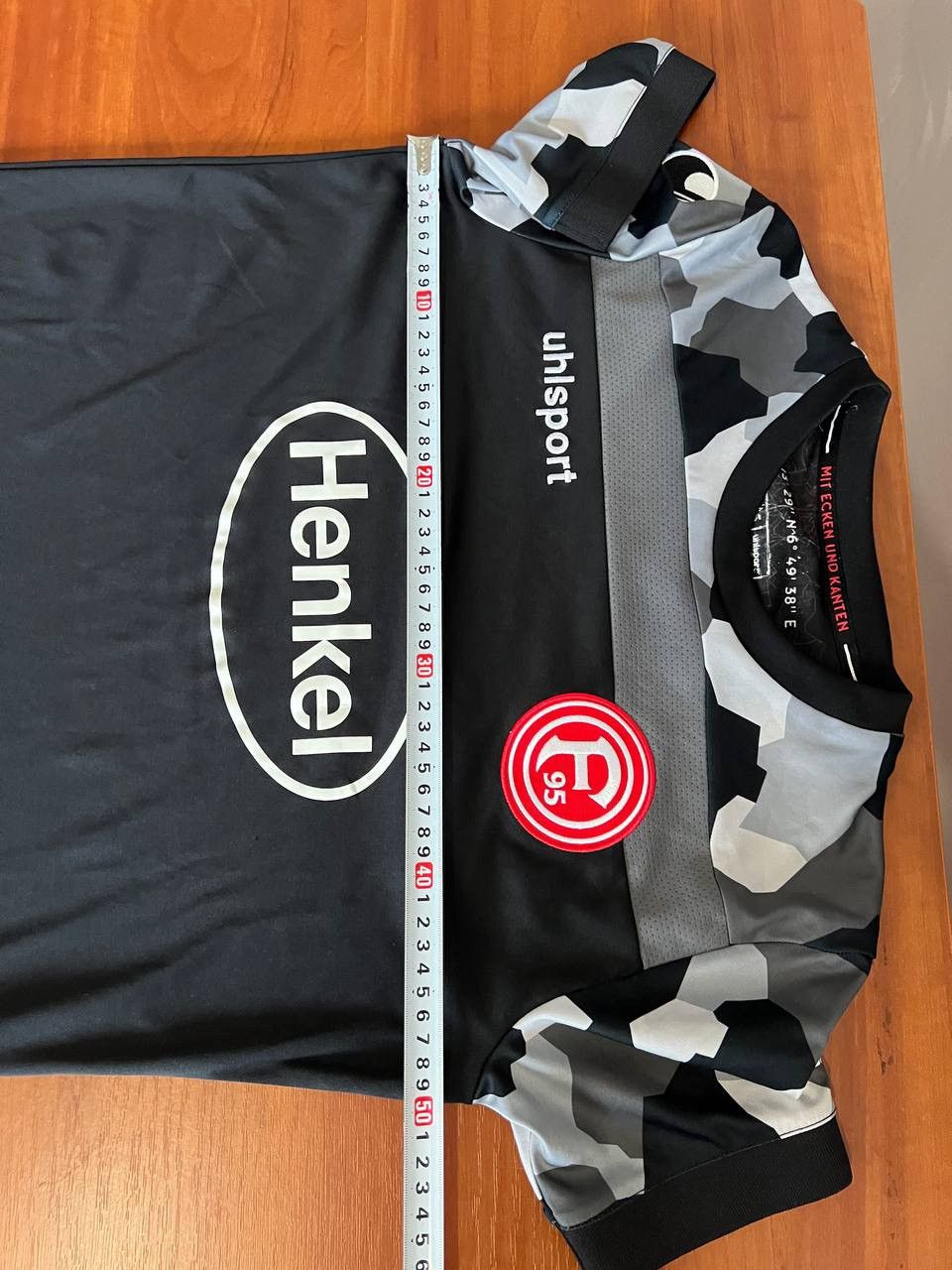 Sports Specialties 2020/21 FORTUNA DUSSELDORF THIRD UHLSPORT SOCCER JERSEY SZ S Size US S / EU 44-46 / 1 - 17 Thumbnail