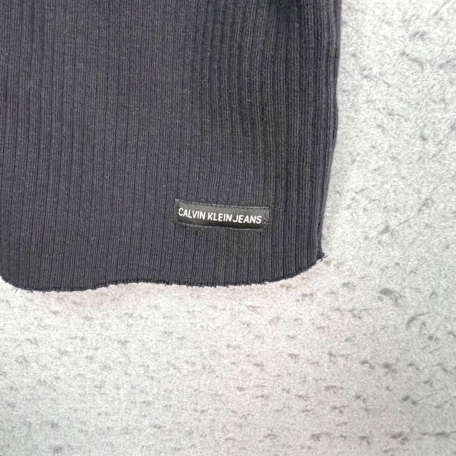 Calvin Klein VINTAGE Calvin Klein Jeans Womens Large Black Ribbed Zip-Up Short Sleeve Mock Neck Top Size L / US 10 / IT 46 - 7 Thumbnail