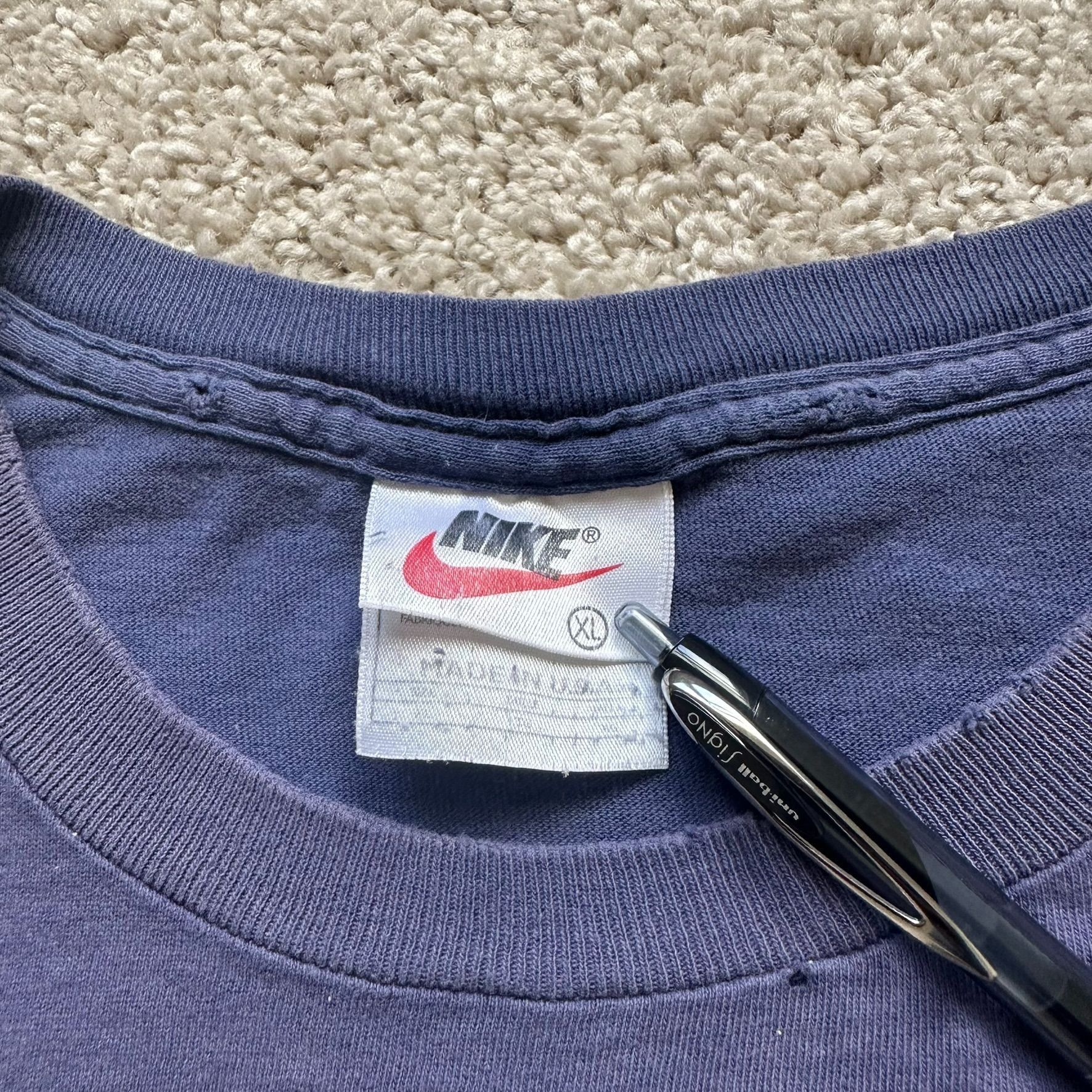 Nike Vintage 90s Nike Michigan Wolverines T-Shirt Thrashed Distre Size US XL / EU 56 / 4 - 4 Thumbnail