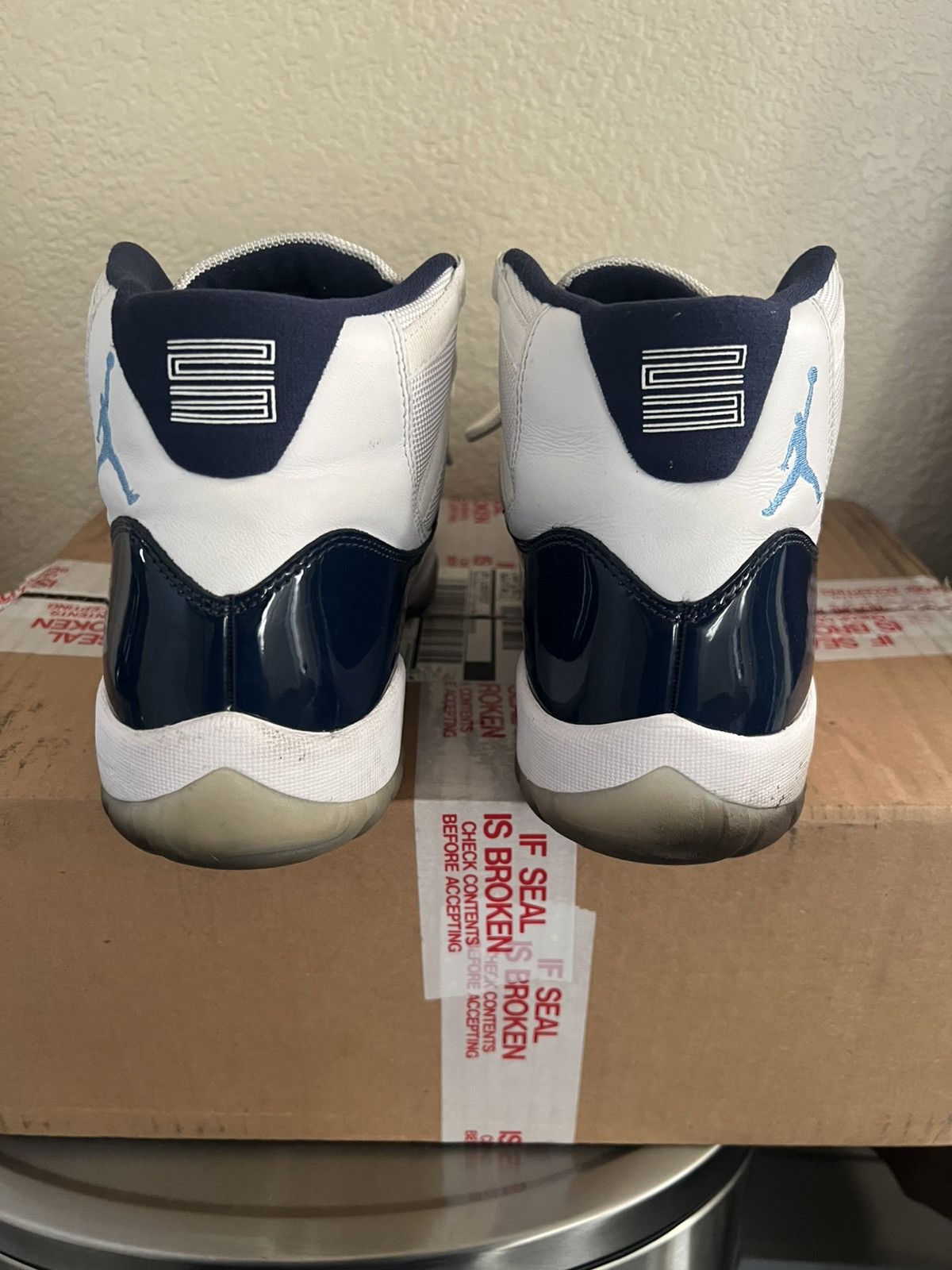 Jordan Brand Air Jordan 11 UNC Win Like 82 Size US 10 / EU 43 - 3 Thumbnail