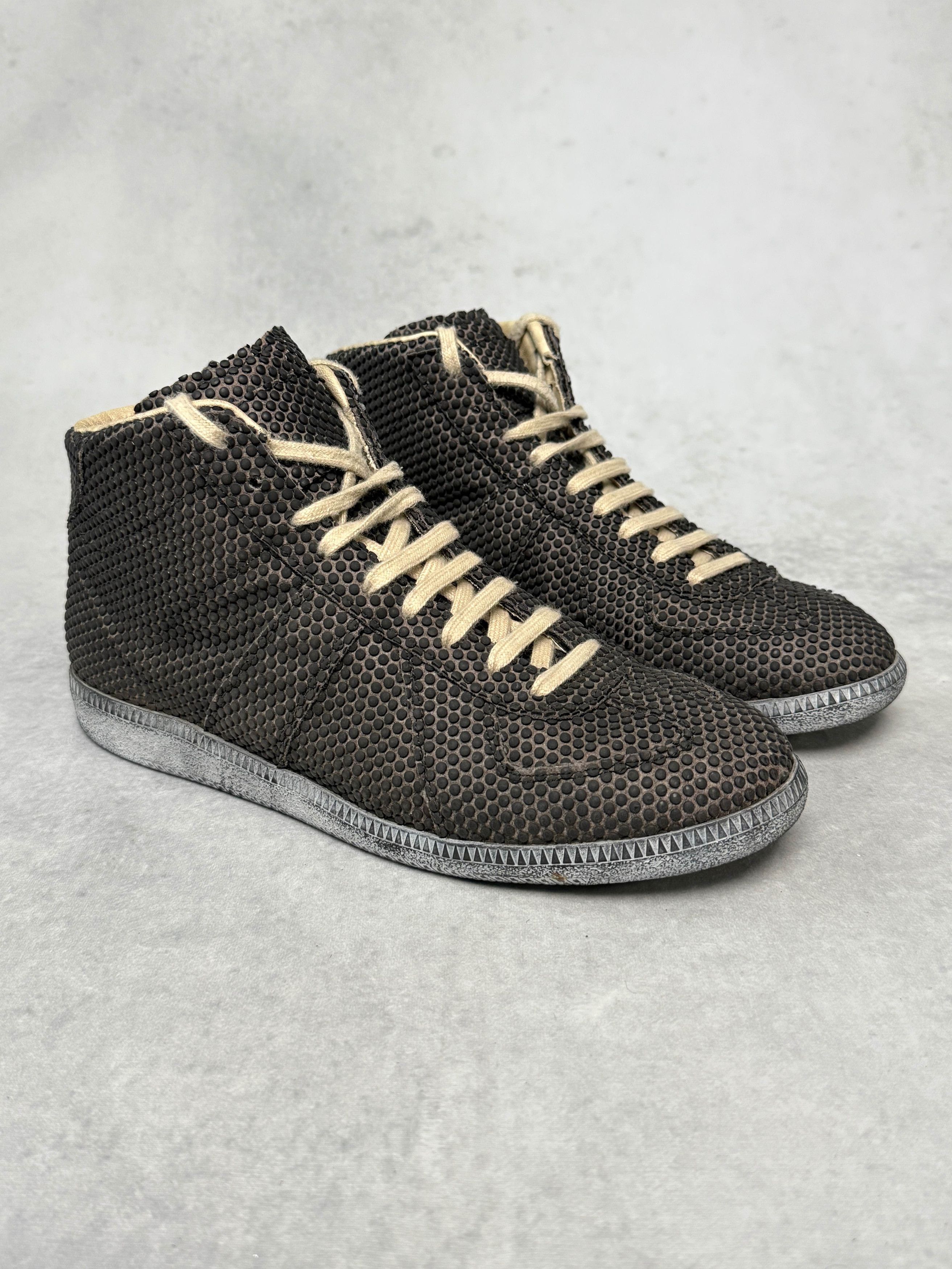 Maison Margiela Maison Margiela GATs Hightop Polka Dot Grey Size US 9.5 / EU 42-43 - 1 Thumbnail