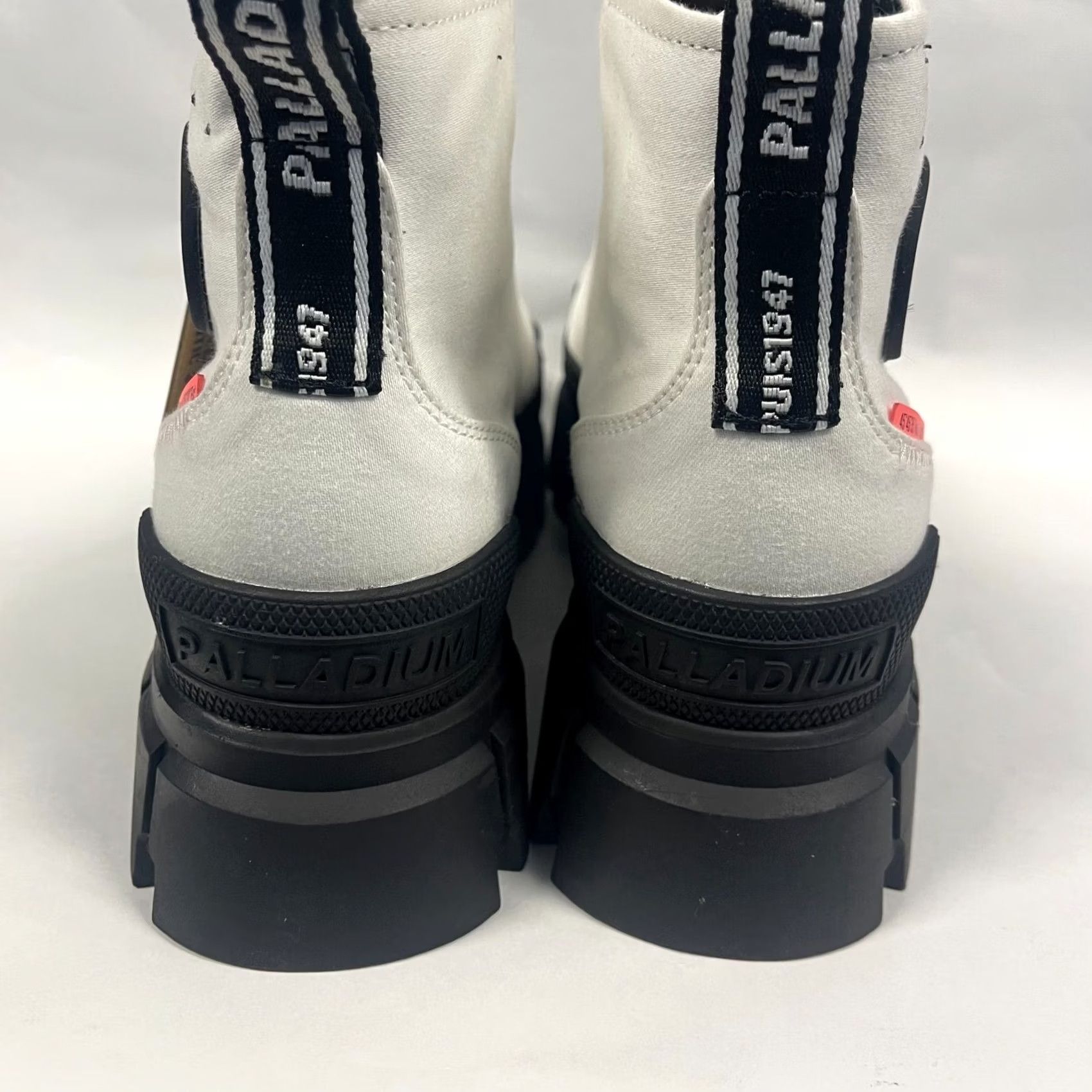 Palladium Palladium Boots Womens 8.5 White Star Revolt Hi TX Platform Shoes Womens 8.5 White Star Toe Shape Round Toe Size US 9 / IT 39 - 4 Thumbnail