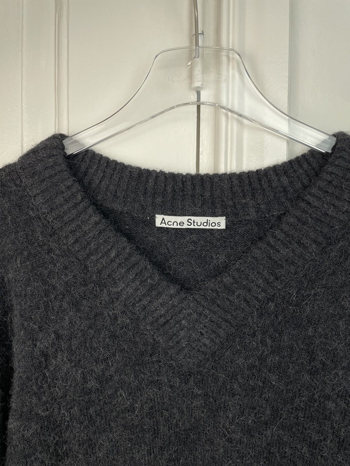 Acne Studios *GRAIL* Acne Studios sweater knit grey v neck alpaca mohair Size US M / EU 48-50 / 2 - 2 Thumbnail