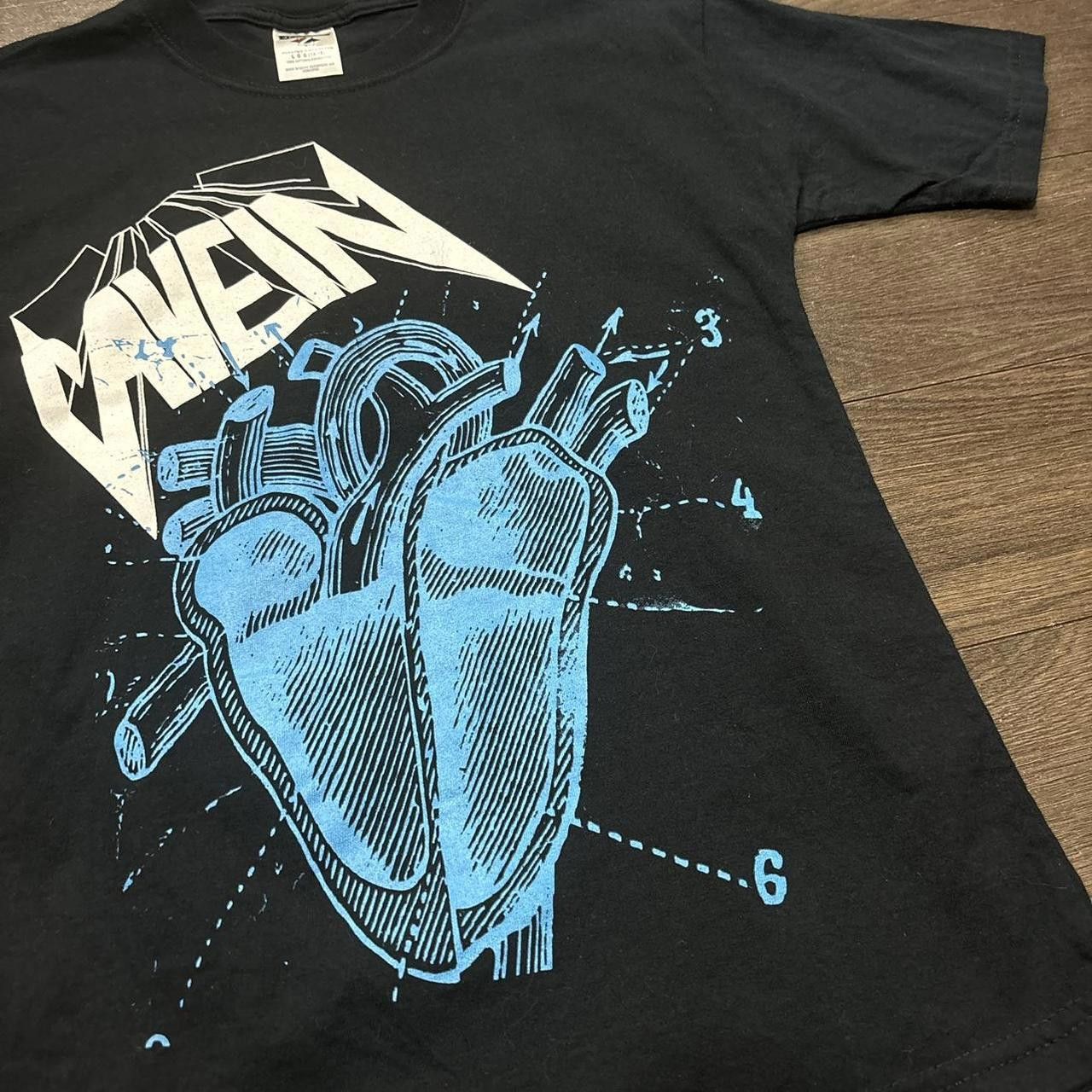 Jerzees vintage cave in heart t shirt Size US XS / EU 42 / 0 - 1 Thumbnail