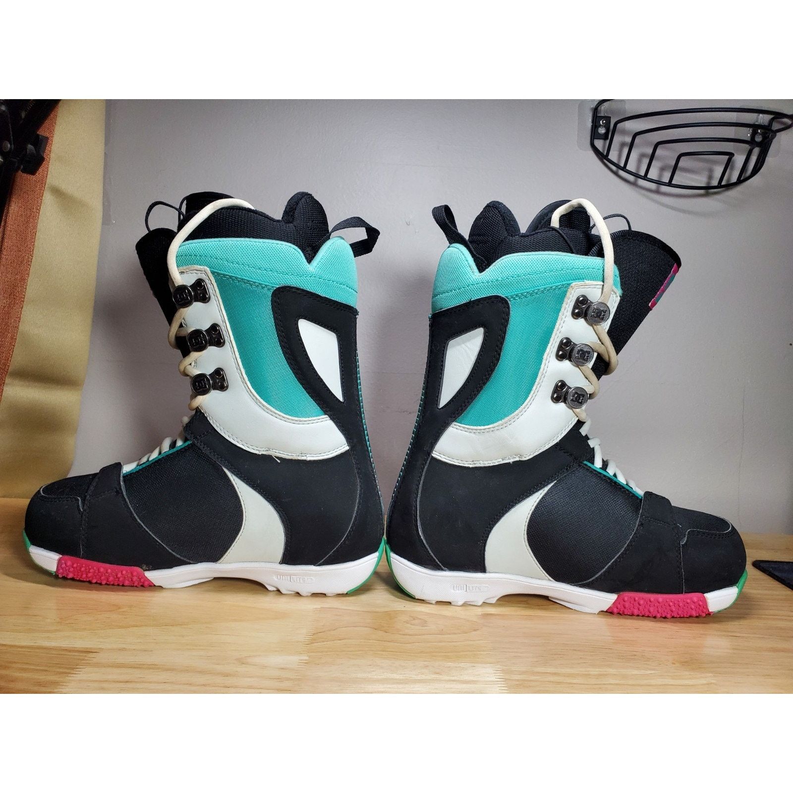 DC RARE DC Shoes Women's MISTY 2012 Snow Boots Snowboard Ski Size US 8.5 / IT 38.5 - 5 Thumbnail