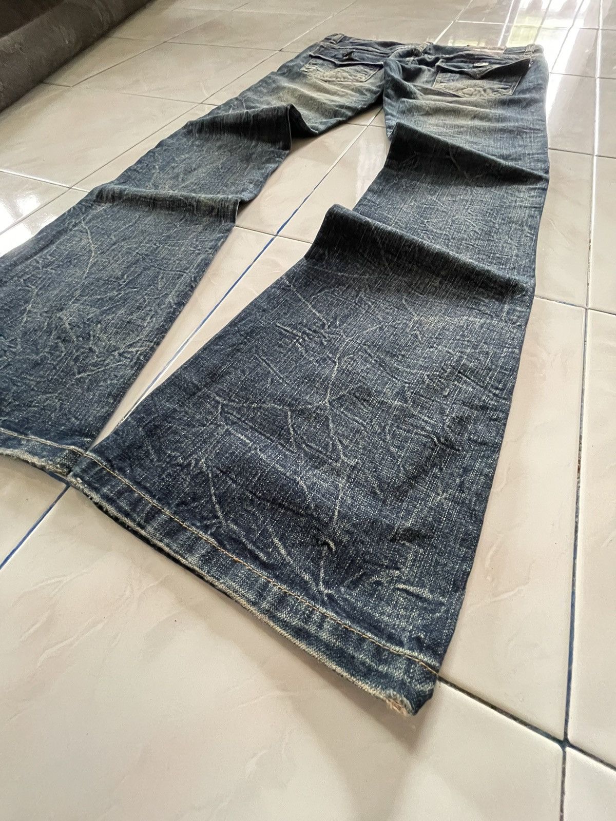 Japanese Brand × Le Grande Bleu (L.G.B.) × Tornado Mart Toto Japan Claws Mark Honeycomb Flare Low Rise Jeans Size US 32 / EU 48 - 12 Thumbnail