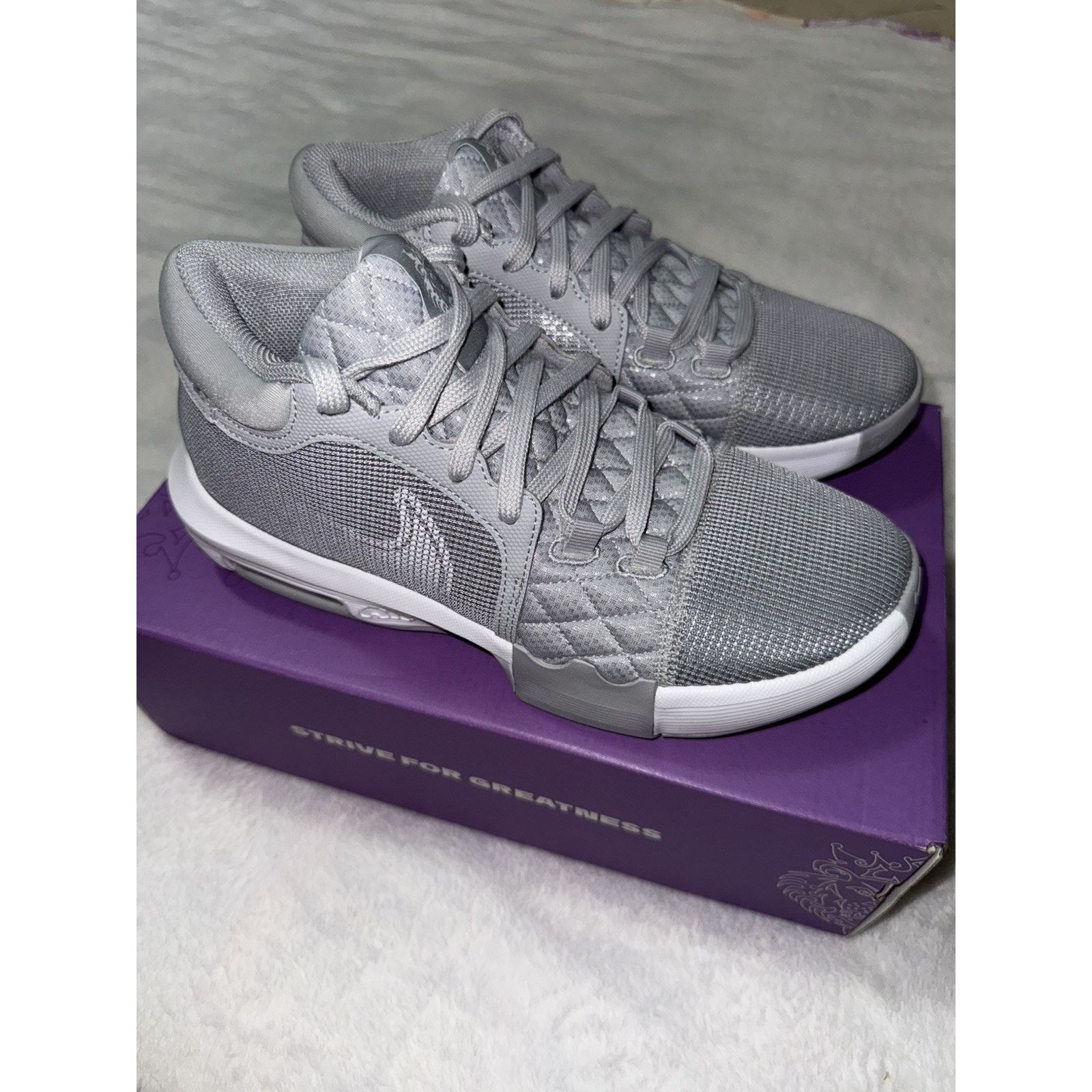 Nike Lebron Witness VIII TB Wolf Grey Men Size 8.5 , Wmn Sz 10 Size US 8.5 / EU 41-42 - 2 Thumbnail