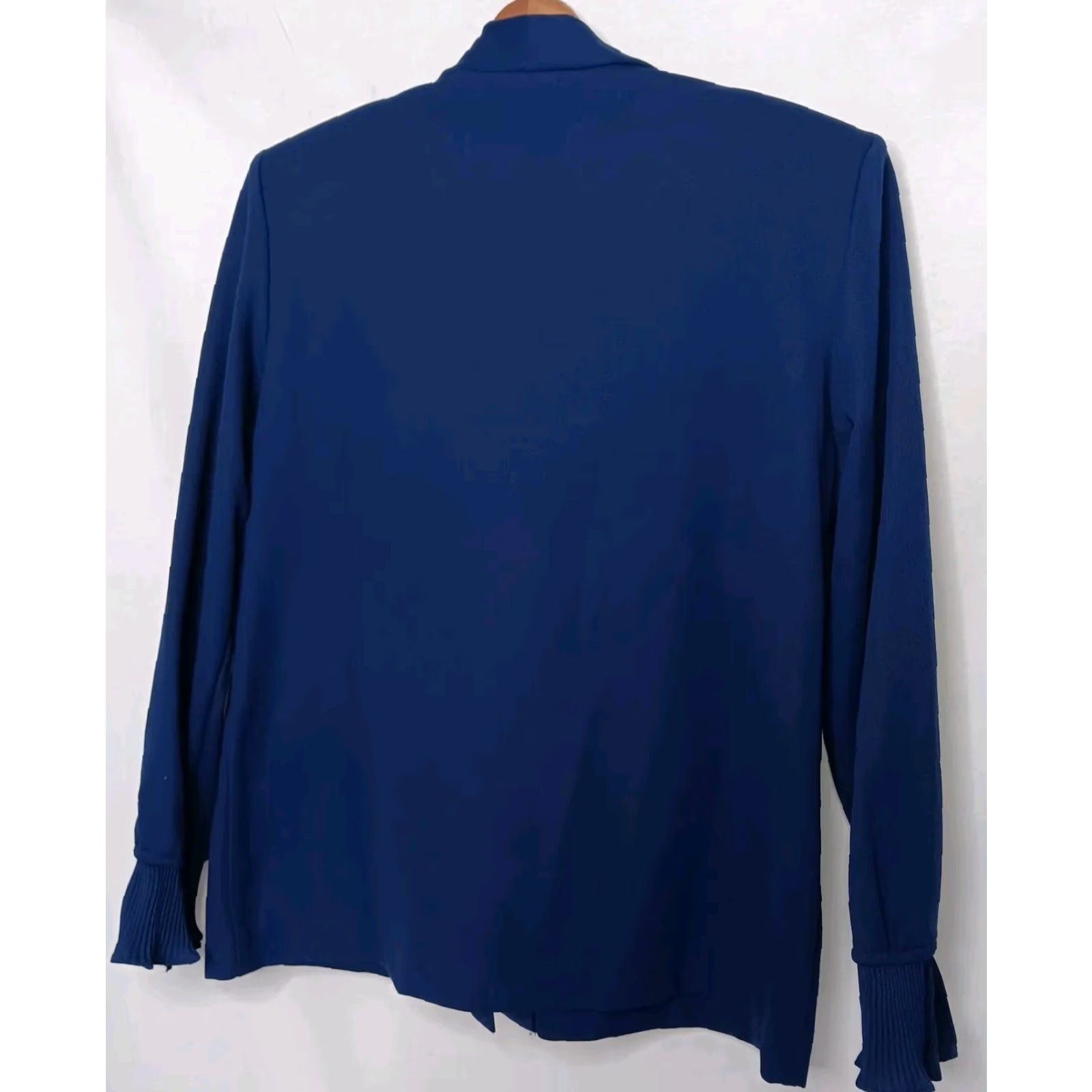 Blair VINTAGE Blair Petite Blouse Button-Up Navy Blue 16P Long Sleeve Ruffle Stretch Polyester Woman/Womens Shirt Button-Up Casual Dressy Size XXL / US 16-18 / IT 52-54 - 2 Thumbnail