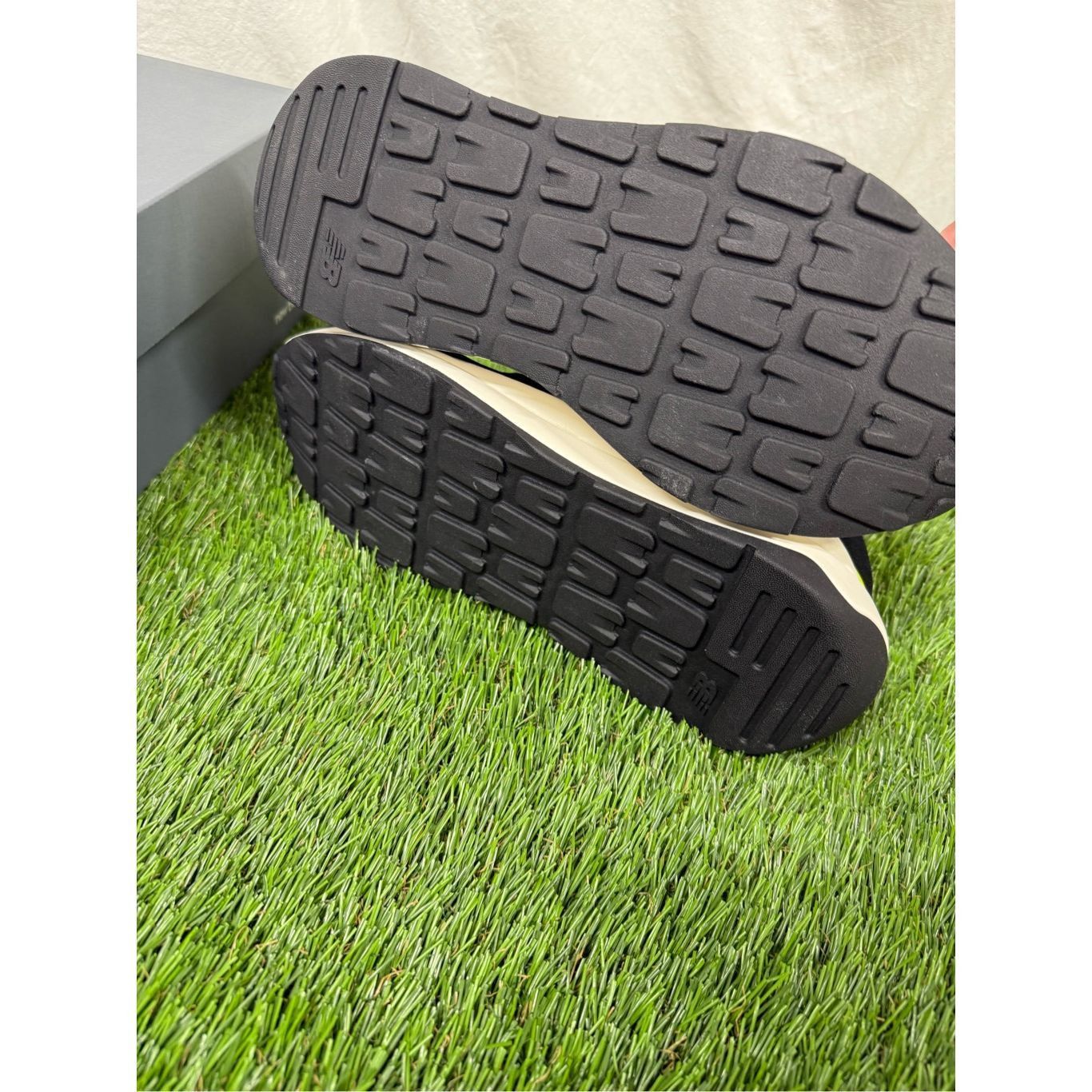 New Balance 11w - NEW New Balance 57/40 W5740HL1 5740 Black Oyster Neon Sneakers Shoe Size US 11 / IT 41 - 7 Thumbnail