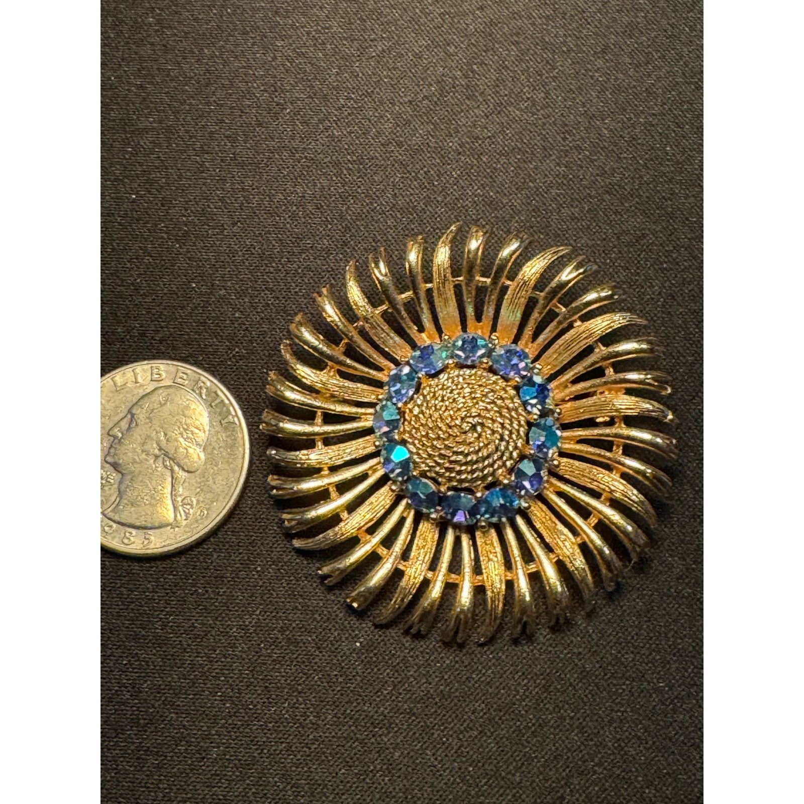 Other Vintage Lisner Brooch 1960's Sunflower Blue A/B Rhinestones Size ONE SIZE - 3 Thumbnail