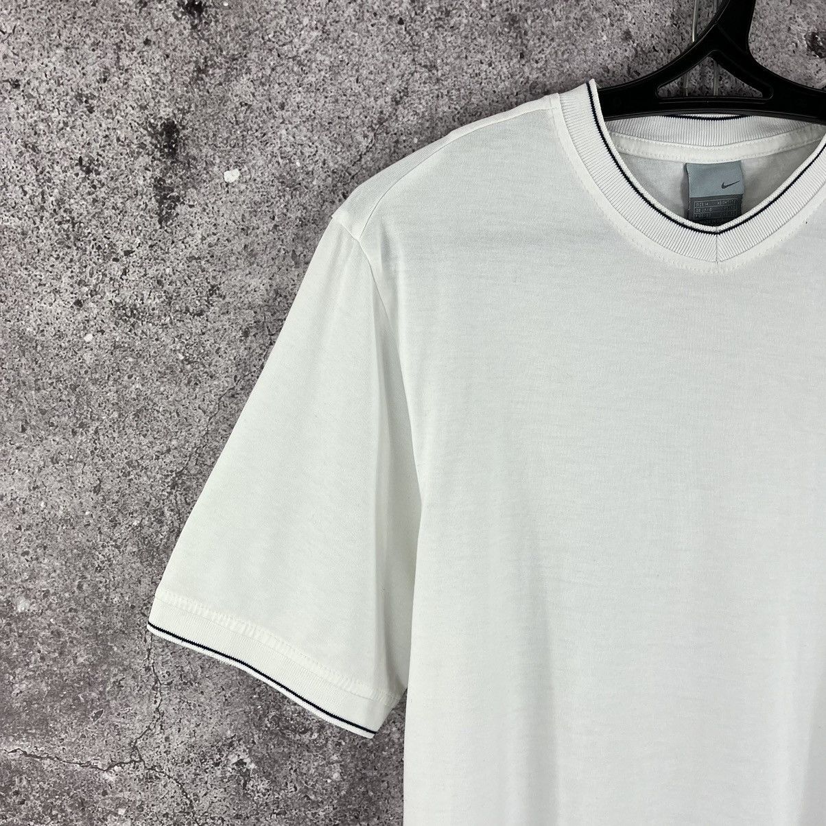 Nike × Vintage Vtg 2000’s Nike T-Shirt Small Embroidery Swoosh White Sz M Size US M / EU 48-50 / 2 - 2 Thumbnail
