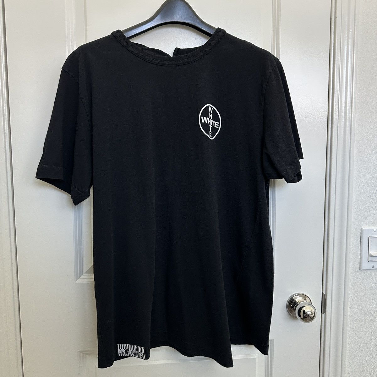 Off-White 2018 Circle Cross Logo Tee Size US L / EU 52-54 / 3 - 2 Thumbnail