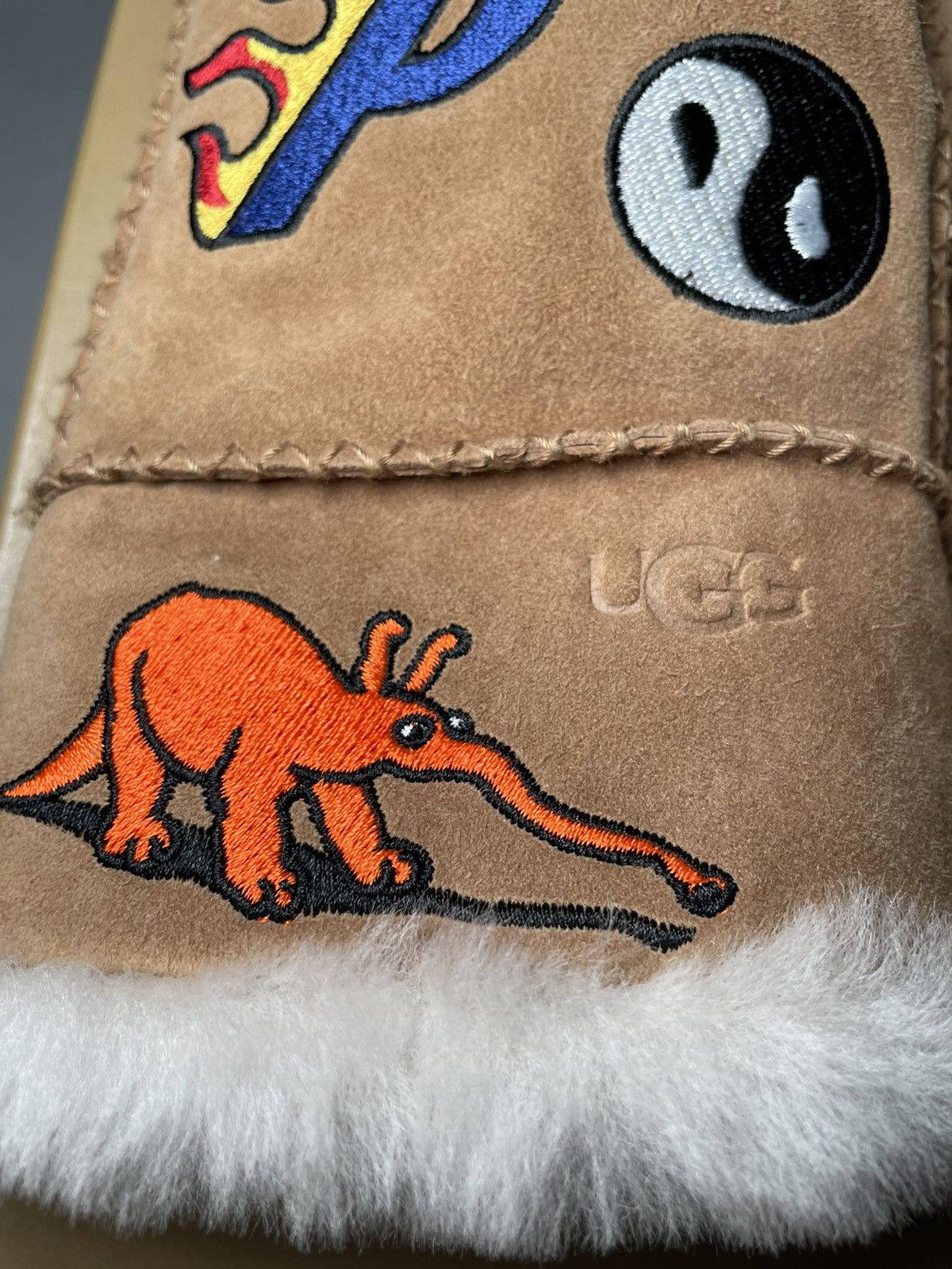 Palace × Ugg Palace x UGG Sheepskin Mitten Size ONE SIZE - 4 Thumbnail