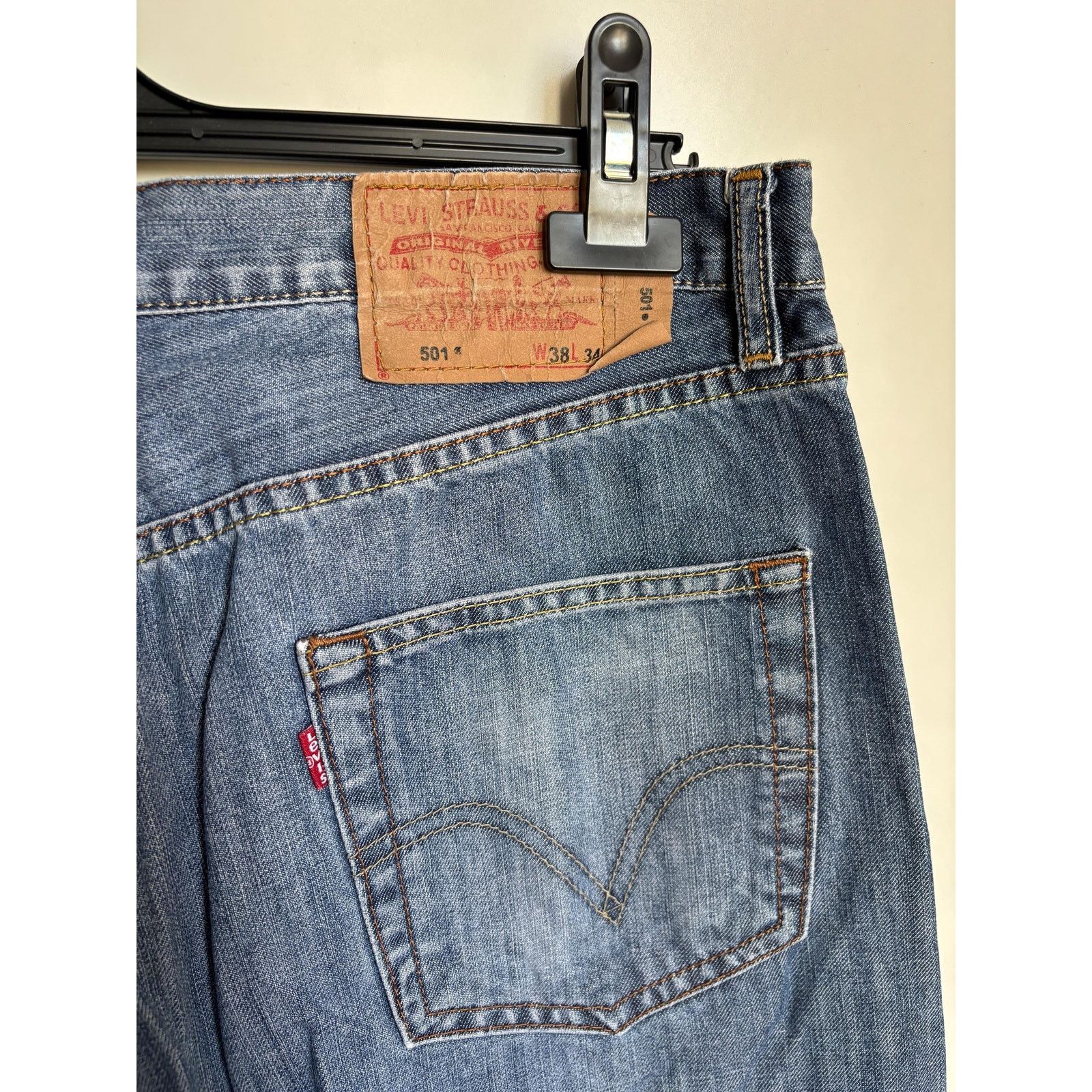 Levi's Levi’s 501 USA 1996 Light Wash Jeans W38 L34 Button Fly Rare Size US 38 / EU 54 - 7 Thumbnail
