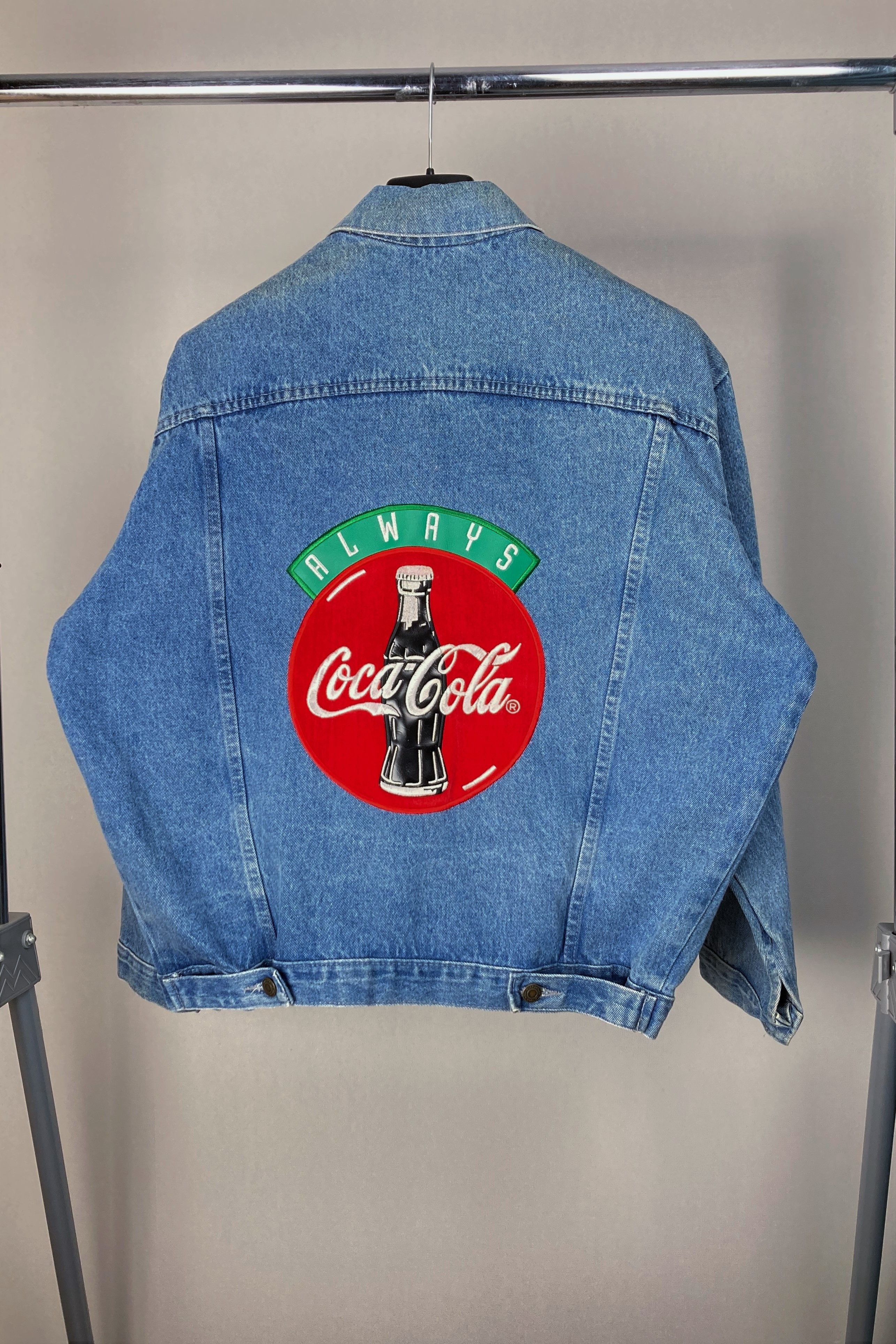 Coca Cola GRAIL Coca Cola 90s Big Leather Logo On Back Denim Jacket Size US XL / EU 56 / 4 - 2 Thumbnail