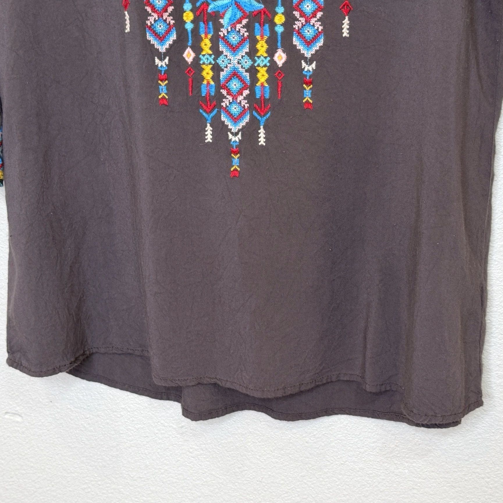 Vintage VINTAGE Andree by Unit Boho Pullover Top Womens Large Gray Embroidery Floral V-Neck 3/4 Bell Sleeve Rayon Size L / US 10 / IT 46 - 4 Thumbnail