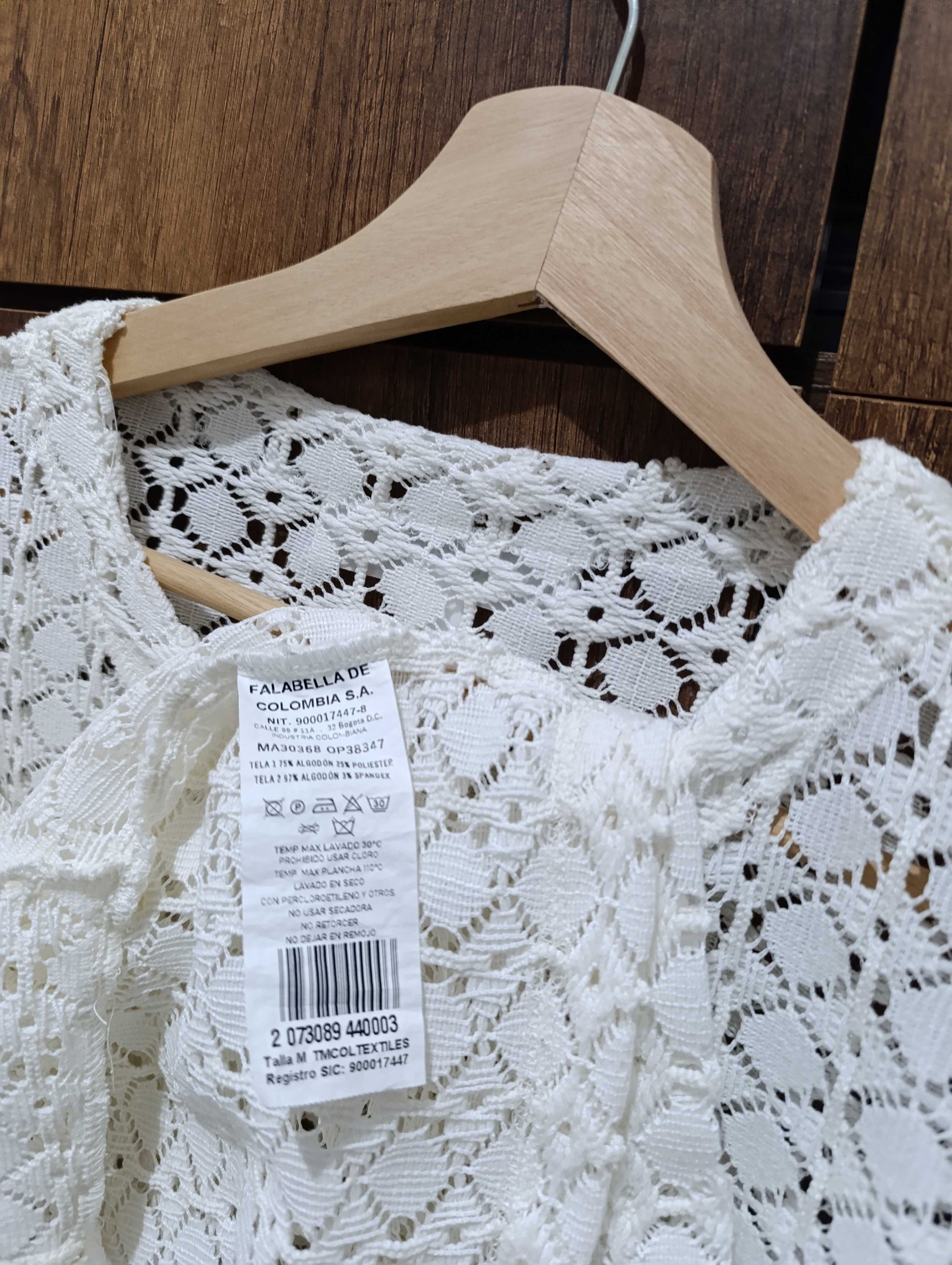 Other 3/4 Sleeve White Top with Tiny Holes and Front Straps Size M / US 6-8 / IT 42-44 - 4 Thumbnail